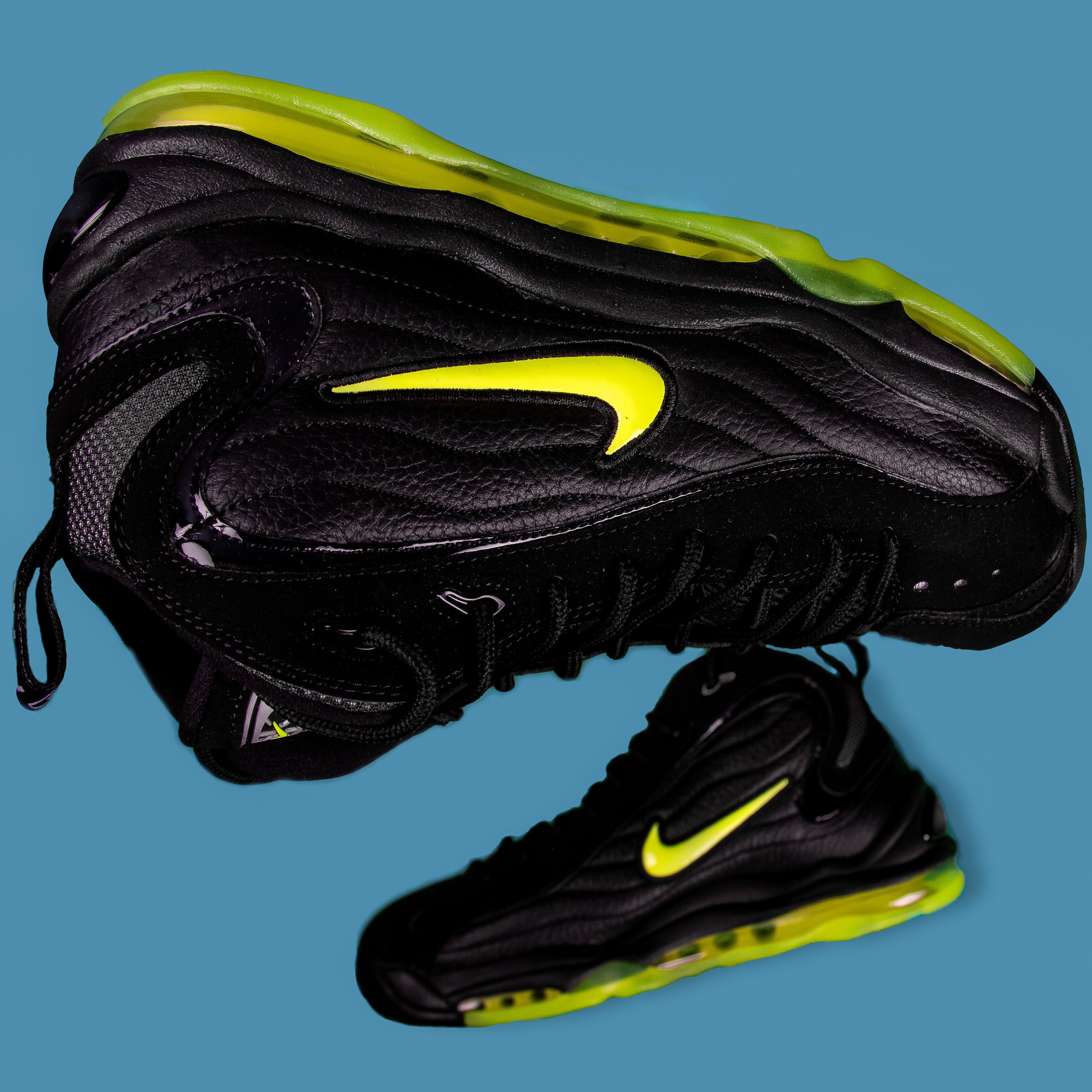 Nike air max on sale uptempo black volt