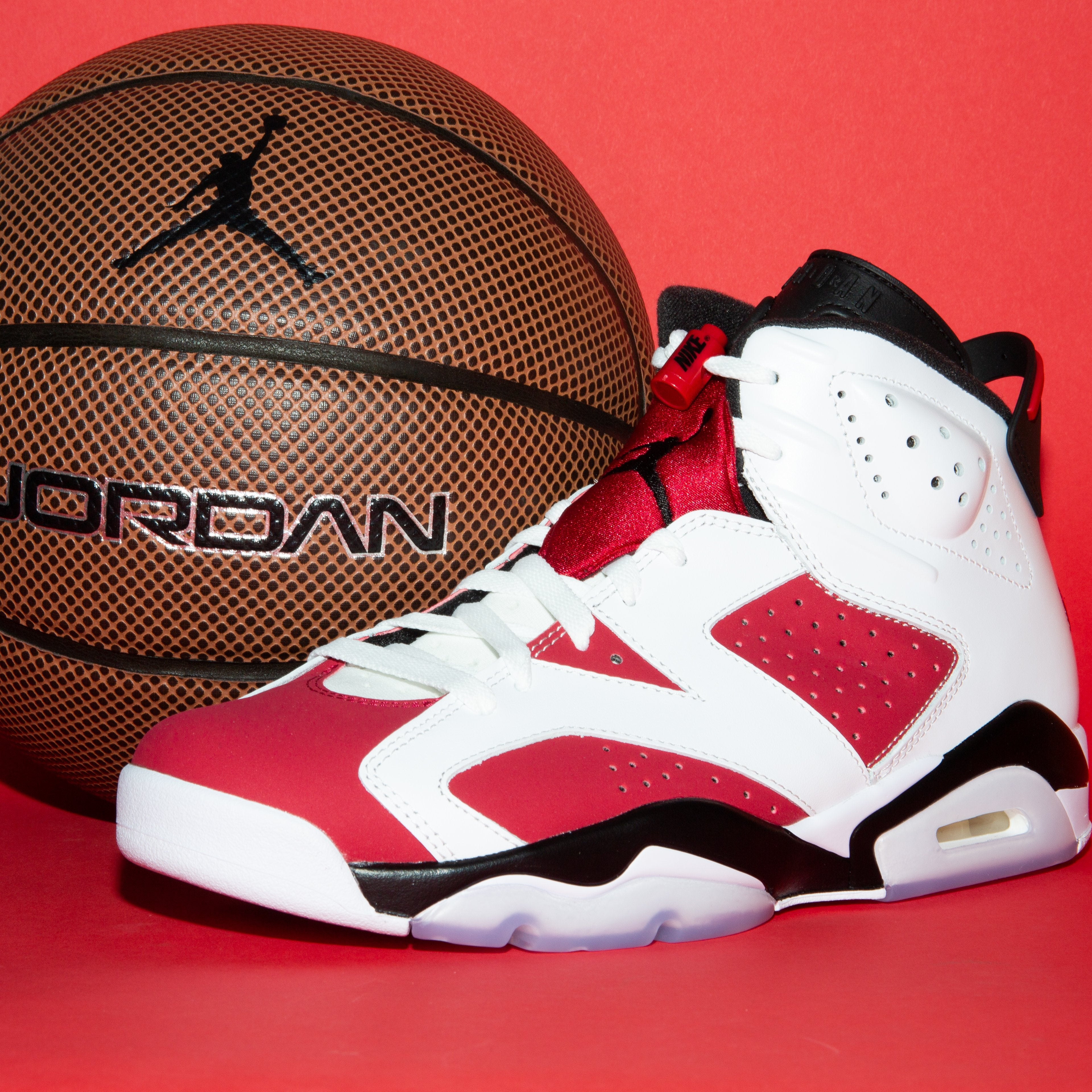 AIR JORDAN 6 RETRO “Carmine”