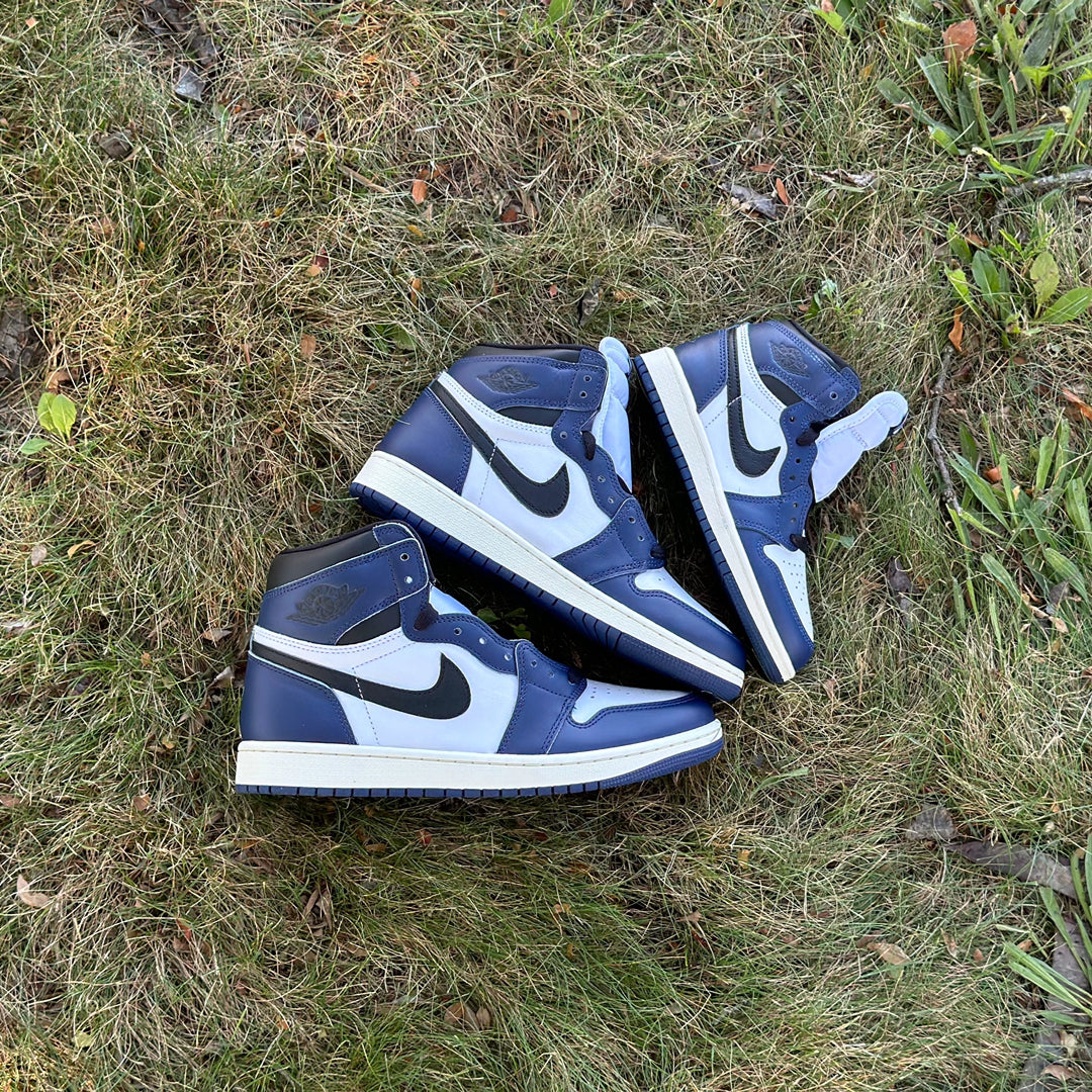 Classic Elegance: The Air Jordan Retro High OG 'Midnight Navy