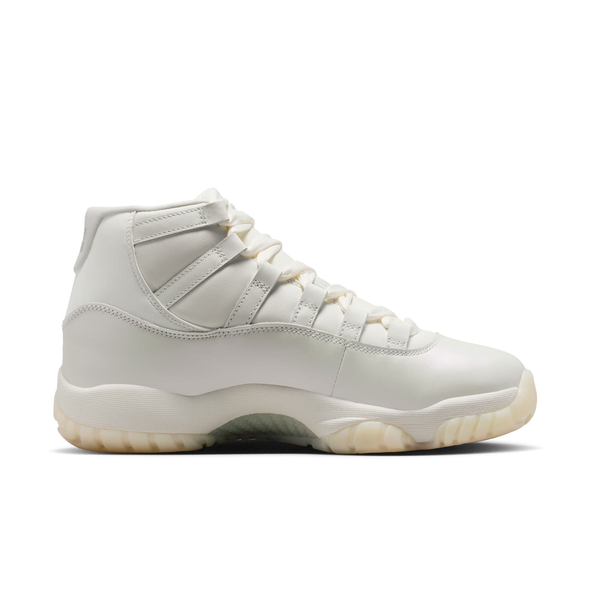 Air Jordan 11 Retro "Pearl" - Women's