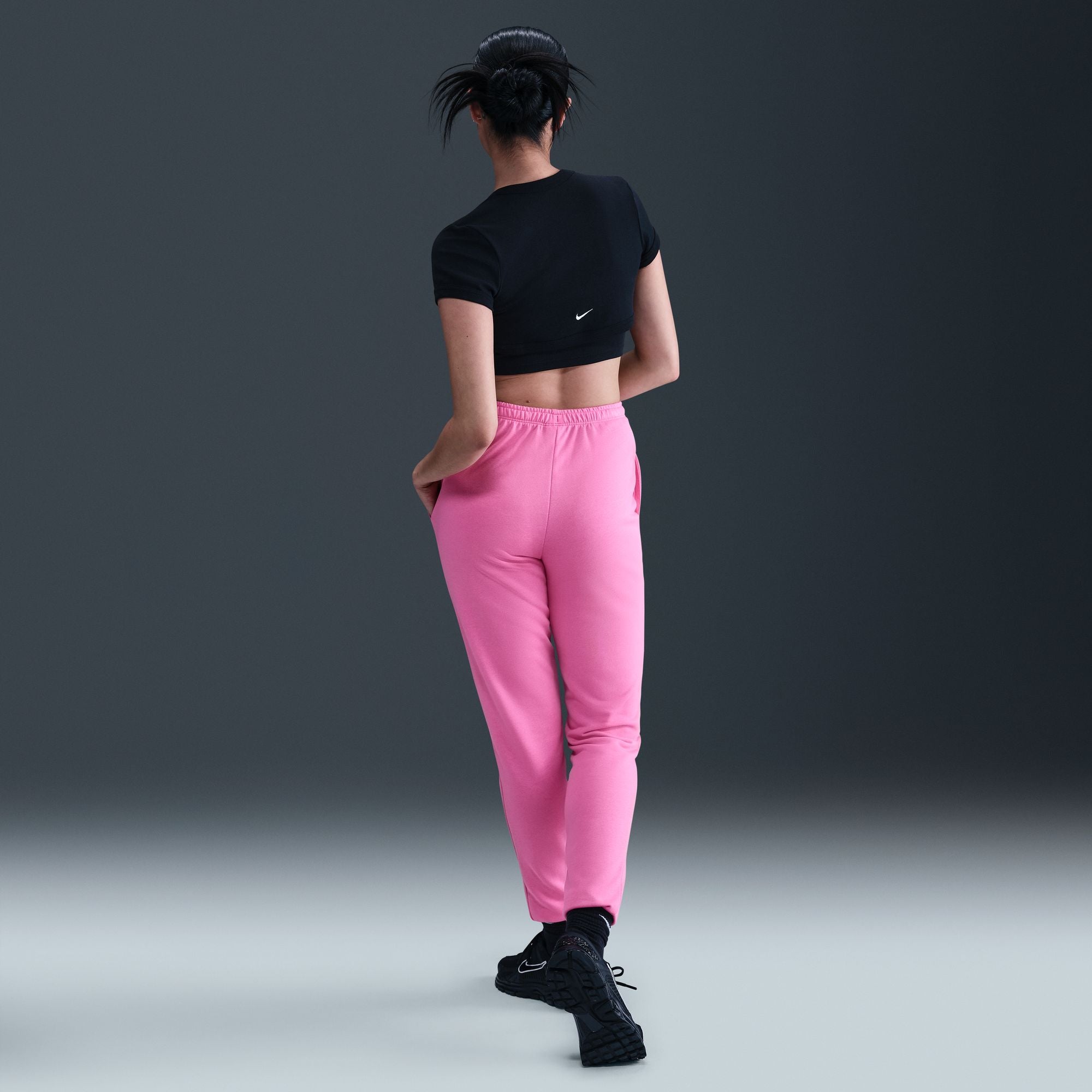 Nike Sportswear Chill Terry Slim High-Waisted French Terry Sweatpants - Women's