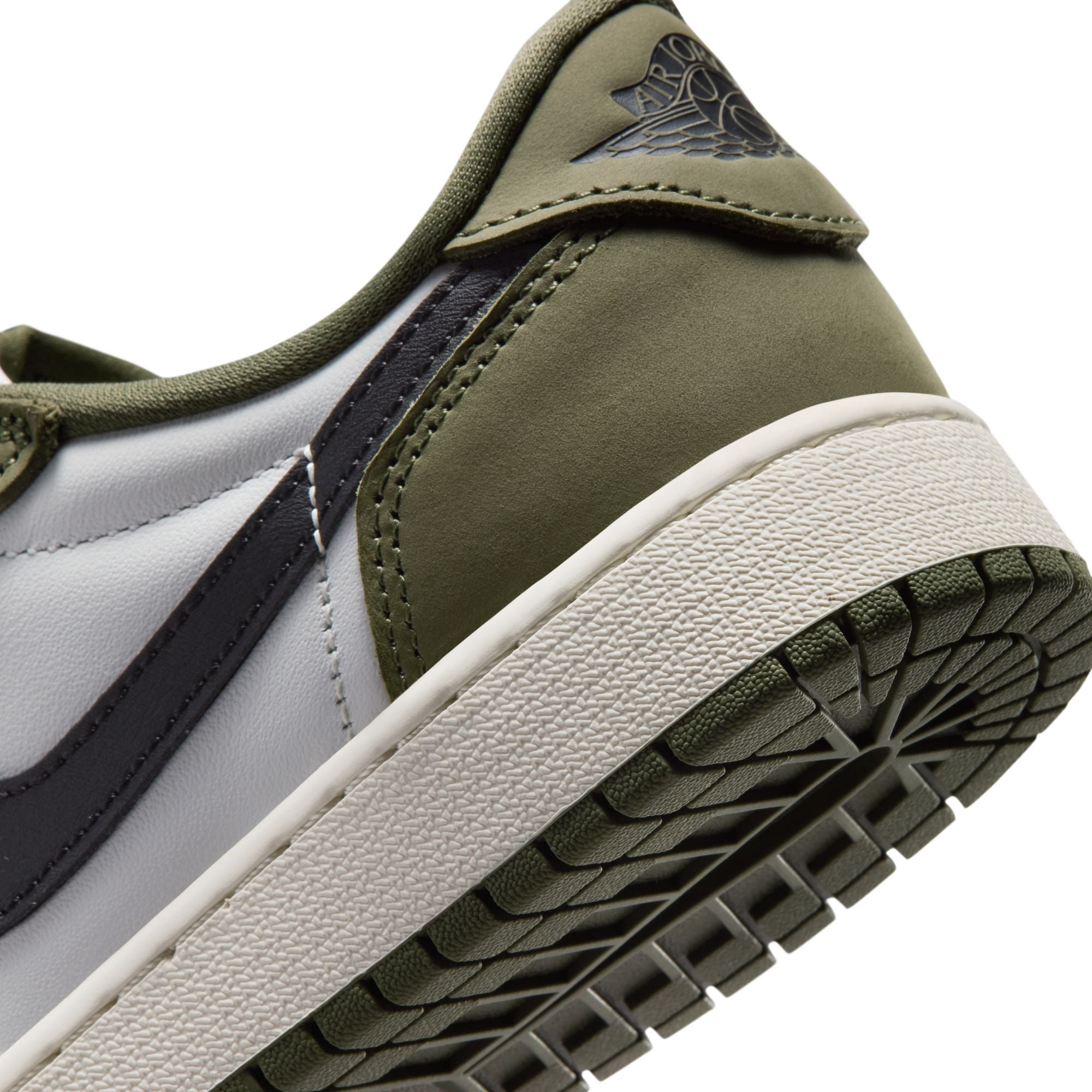 Air Jordan 1 Retro Low "Medium Olive" - Non Adult