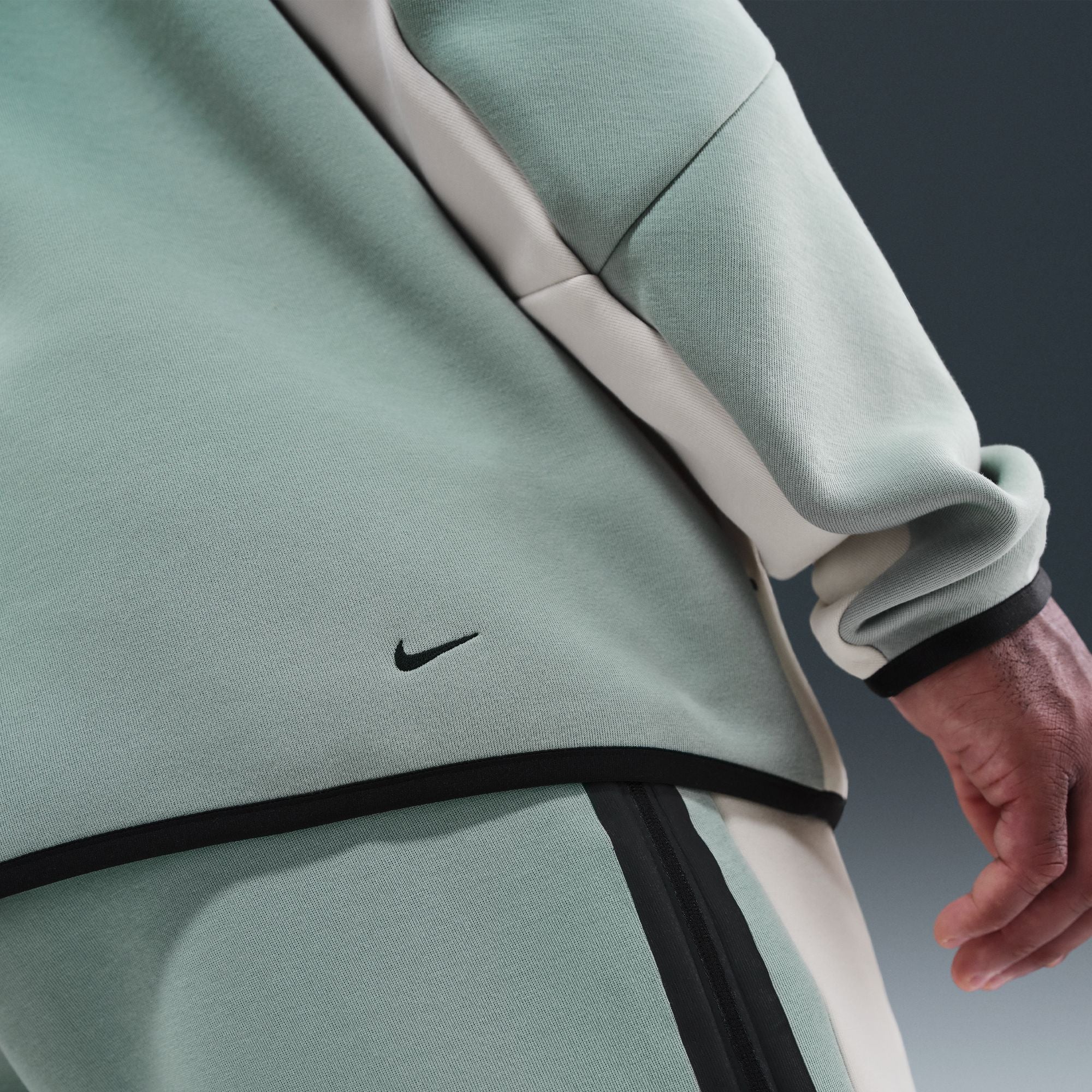Nike Tech Full-Zip Windrunner Hoodie - Men's
