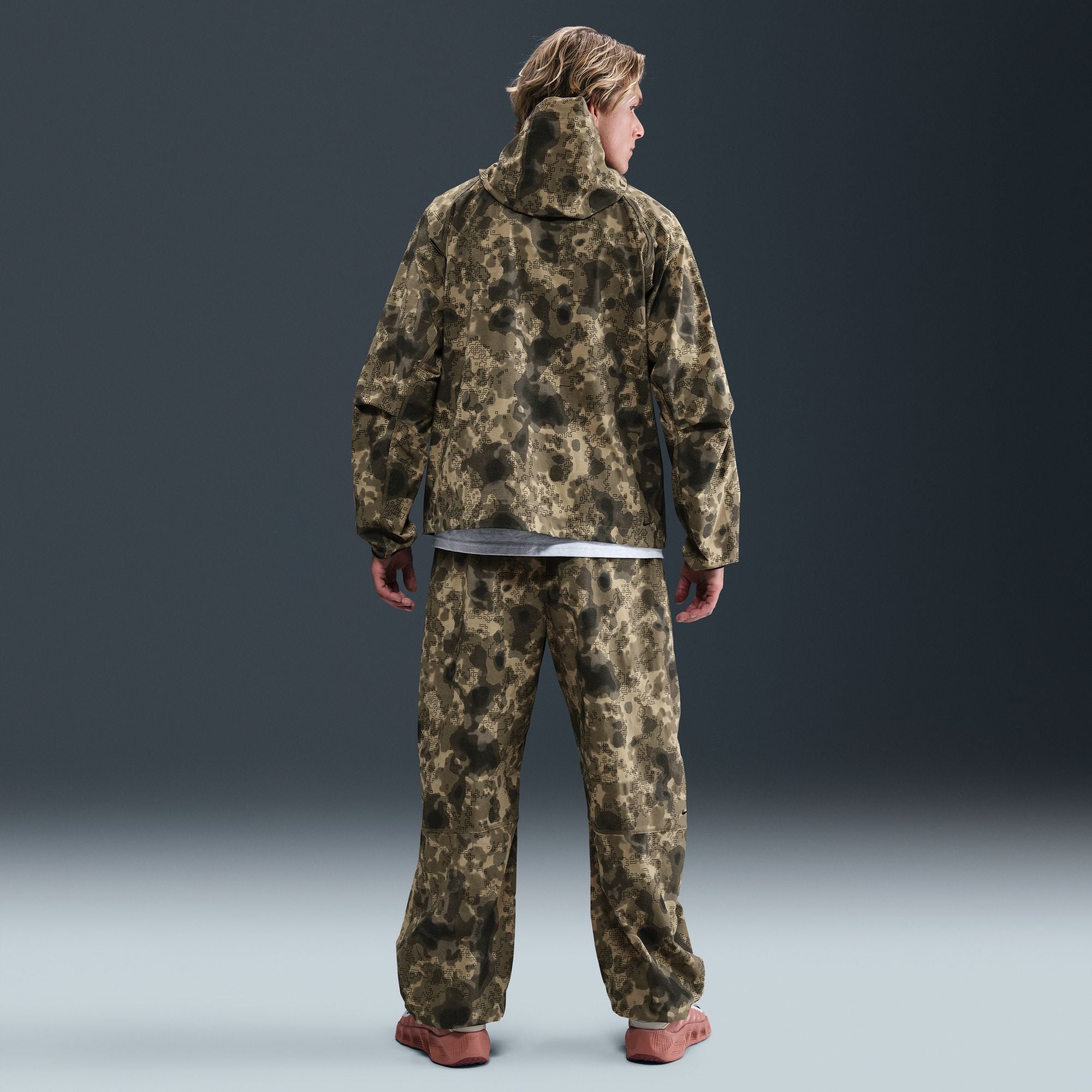 Nike Tech Dri-FIT Woven Camo Loose-Fit Pants - Men's