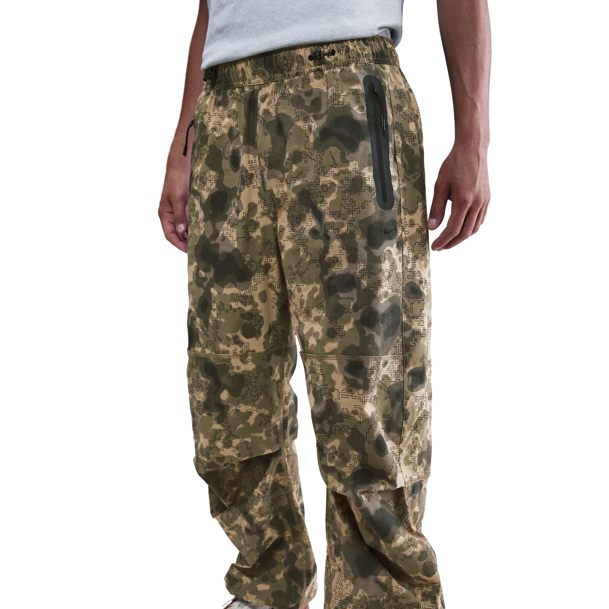 Nike Tech Dri-FIT Woven Camo Loose-Fit Pants - Men's