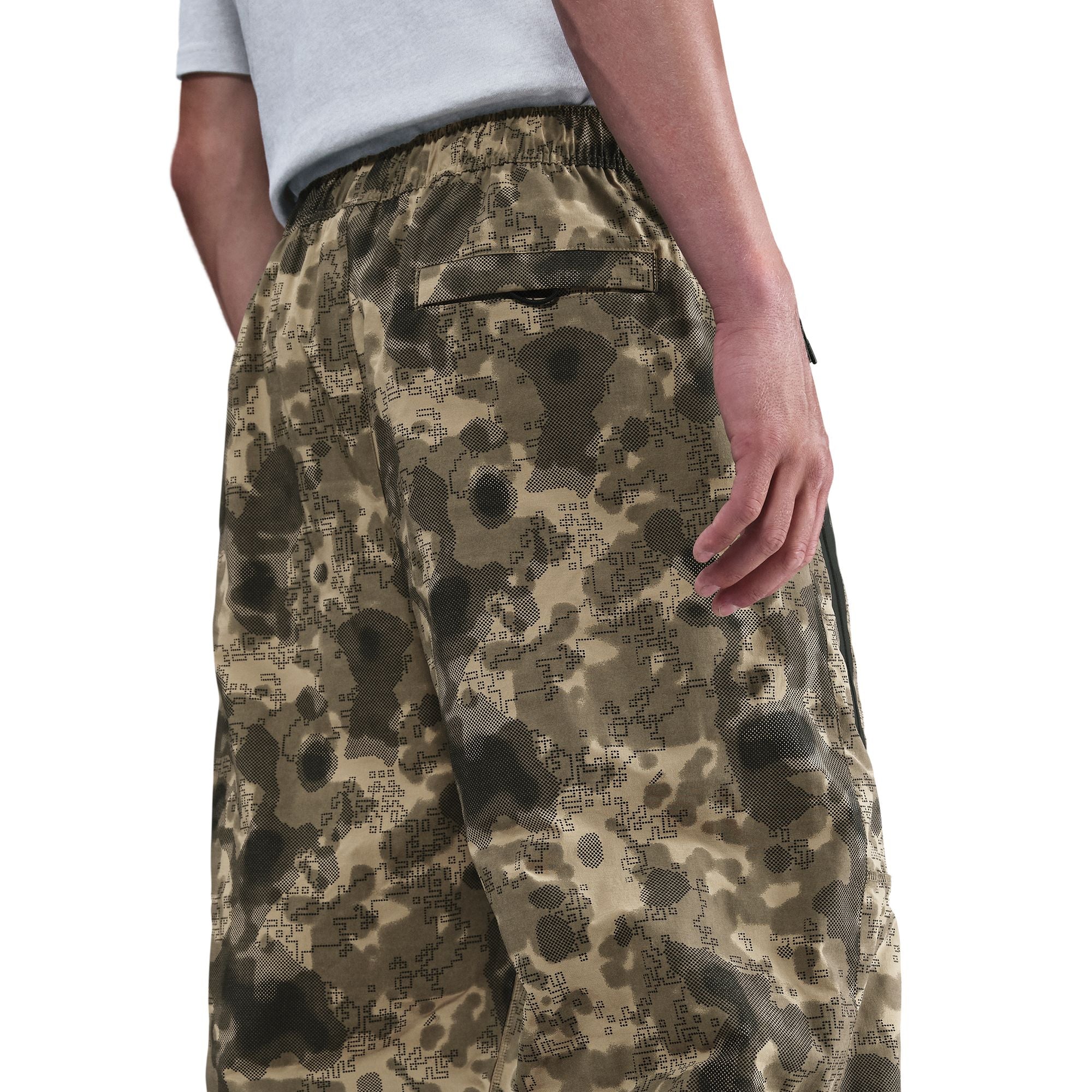 Nike Tech Dri-FIT Woven Camo Loose-Fit Pants - Men's