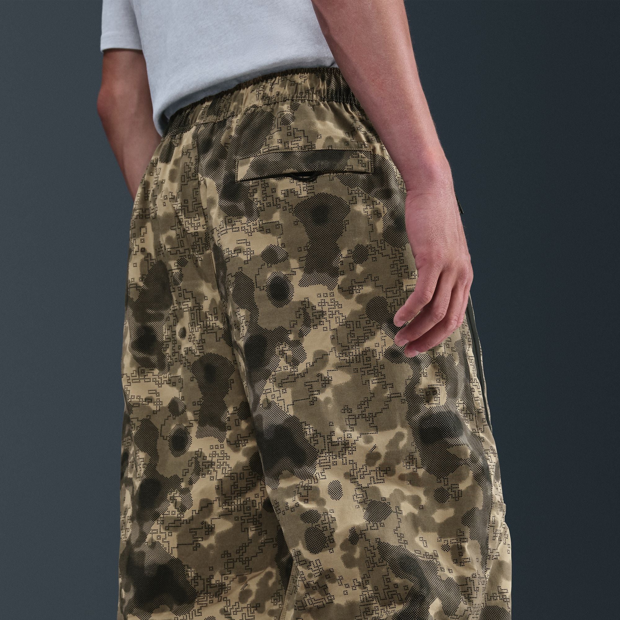 Nike Tech Dri-FIT Woven Camo Loose-Fit Pants - Men's