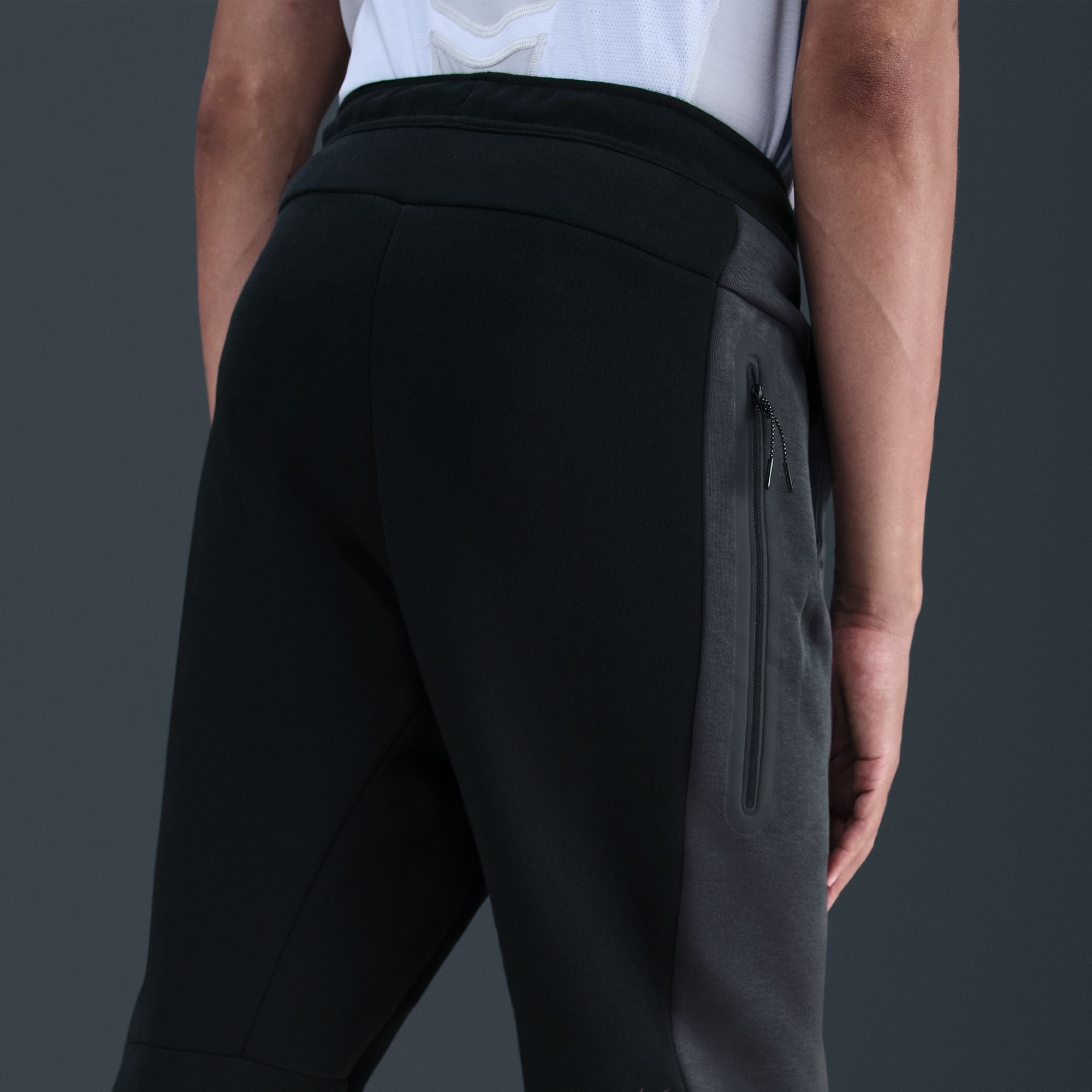 Nike Tech Color-Block Open-Hem Fleece Pants - Men's