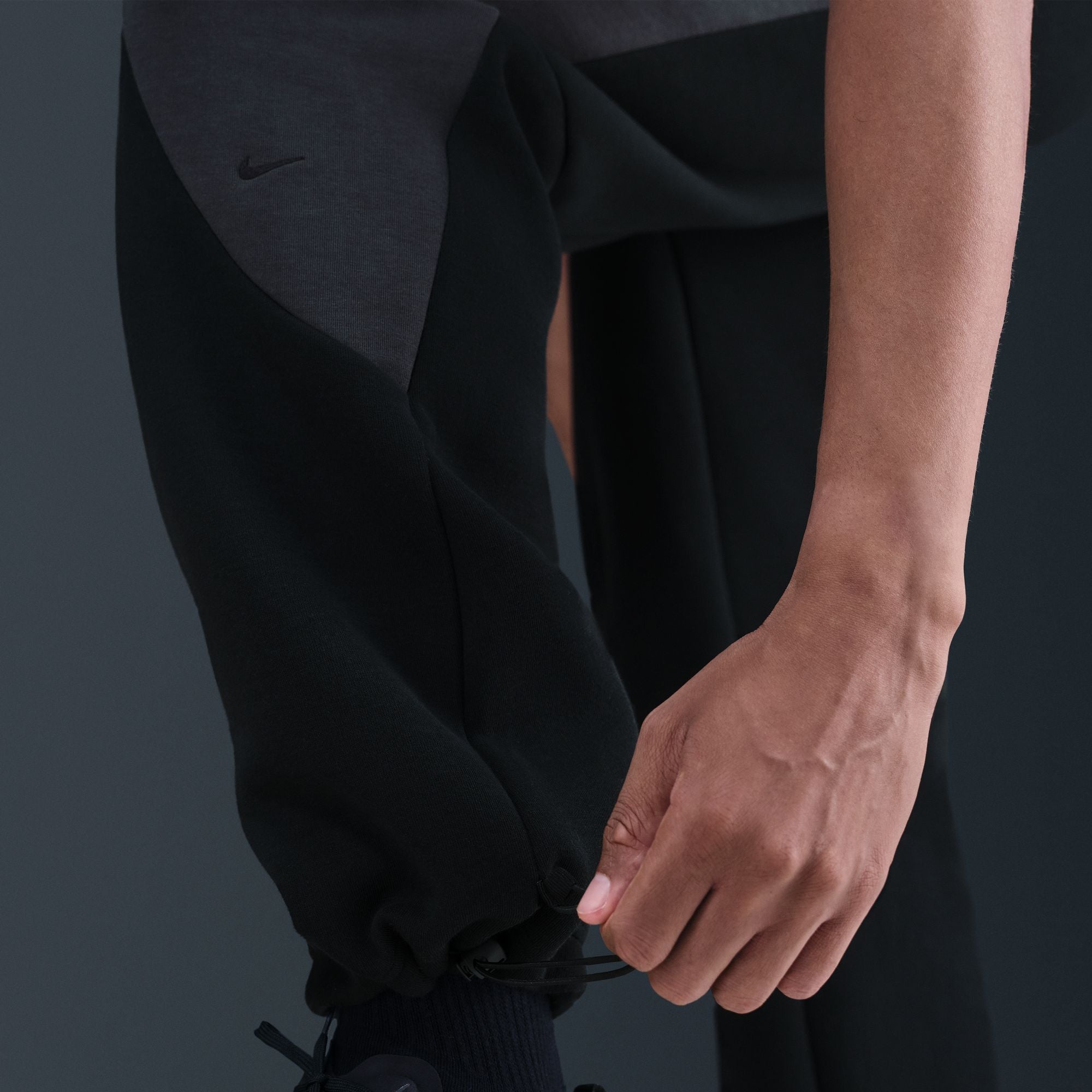 Nike Tech Color-Block Open-Hem Fleece Pants - Men's