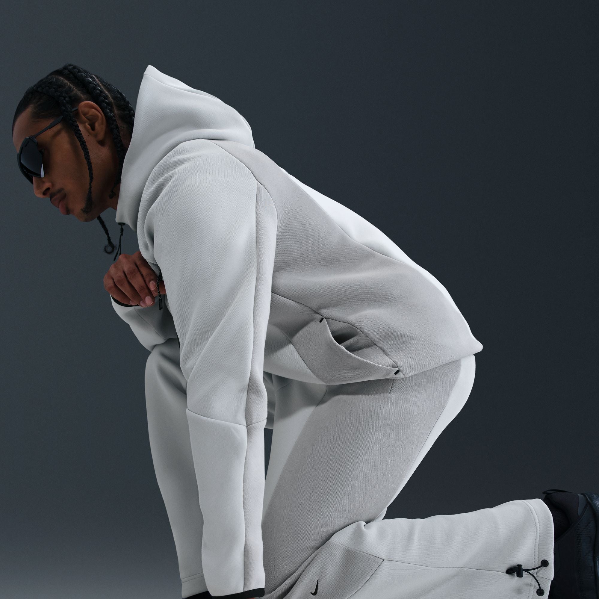 Nike Tech Color-Block Open-Hem Fleece Pants - Men's