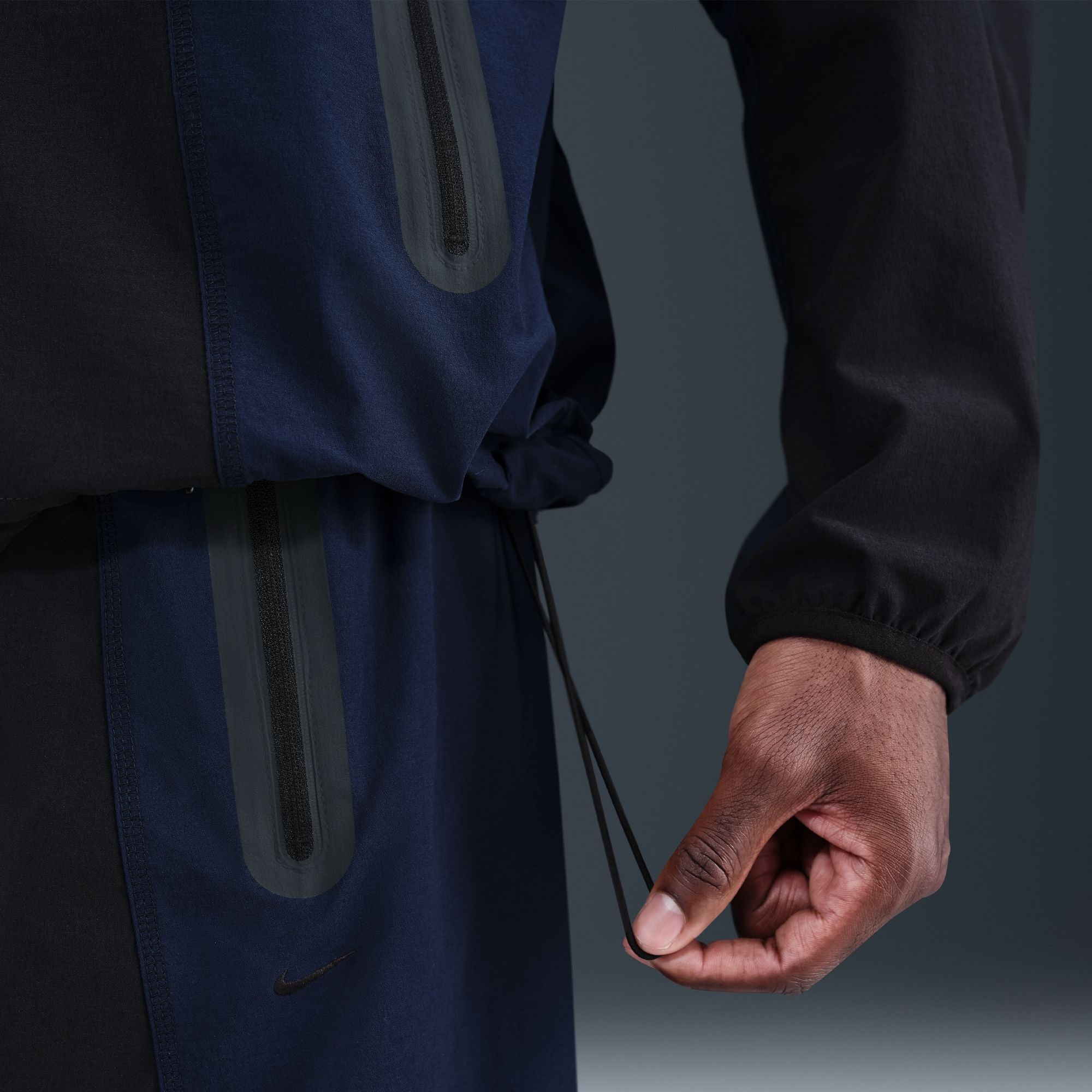Nike Tech Dri-FIT Woven Color-Block Windrunner Loose Jacket - Men's
