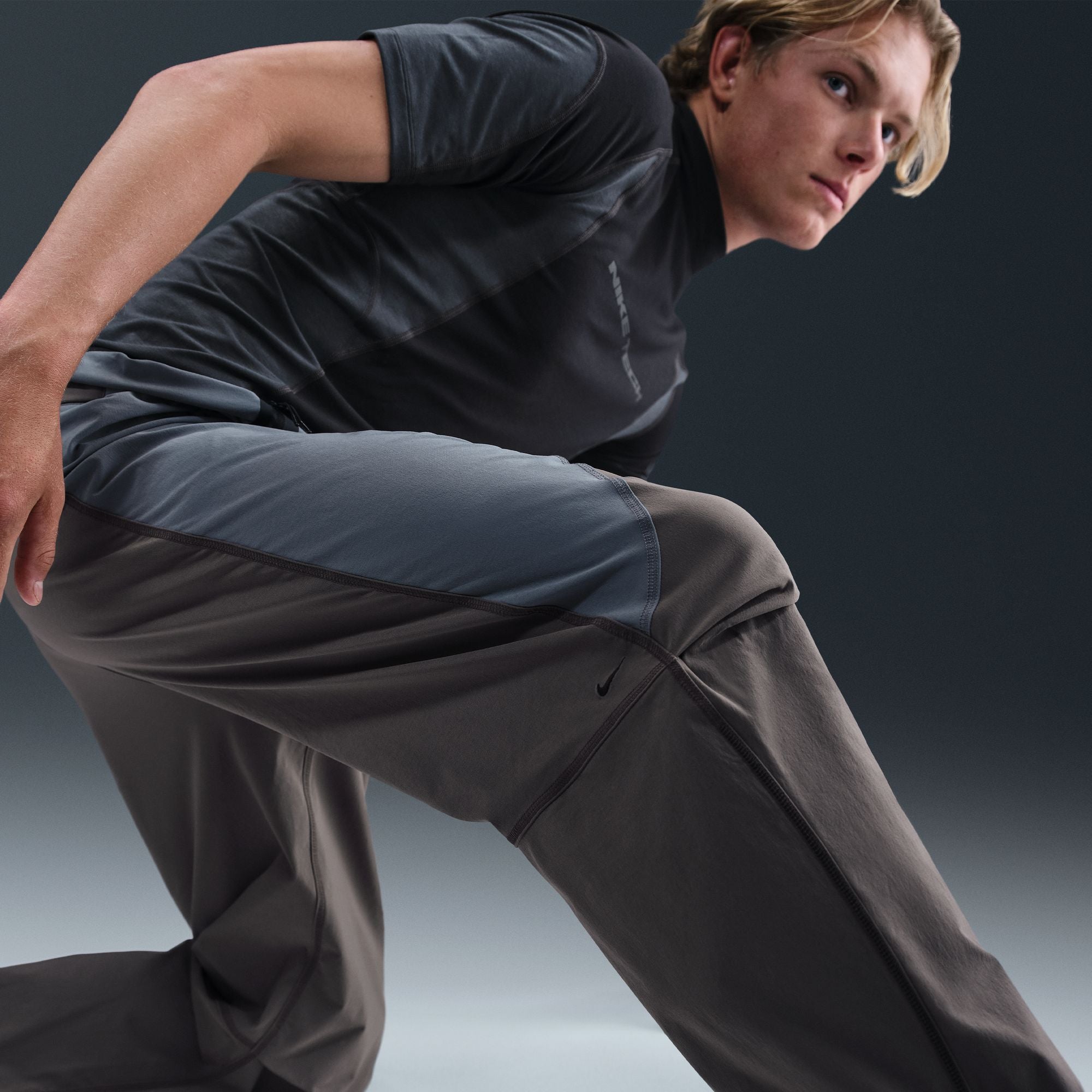 Nike Tech Men's Dri-FIT Woven Color-Block Oversized Pants