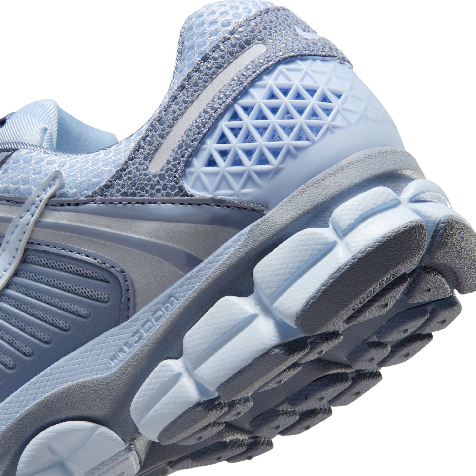 Nike Zoom Vomero 5 - Women's