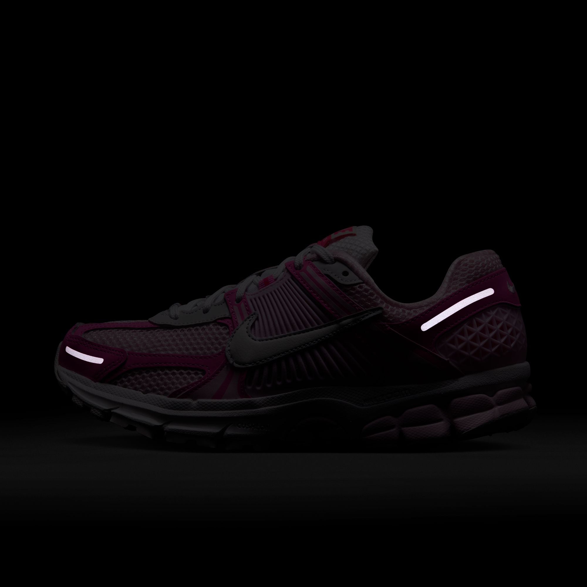 Nike Zoom Vomero 5 - Women's