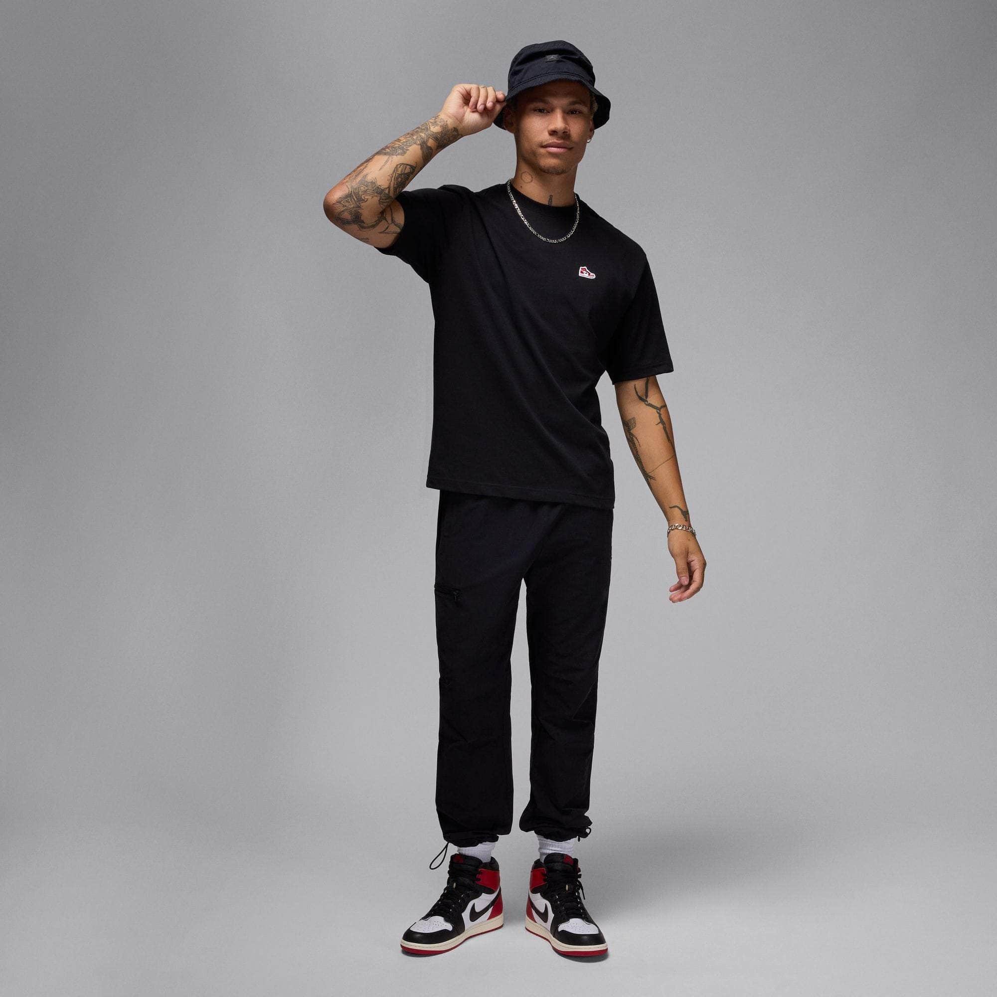 Air Jordan APPAREL Air Jordan Sneaker Patch T-Shirt - Men's