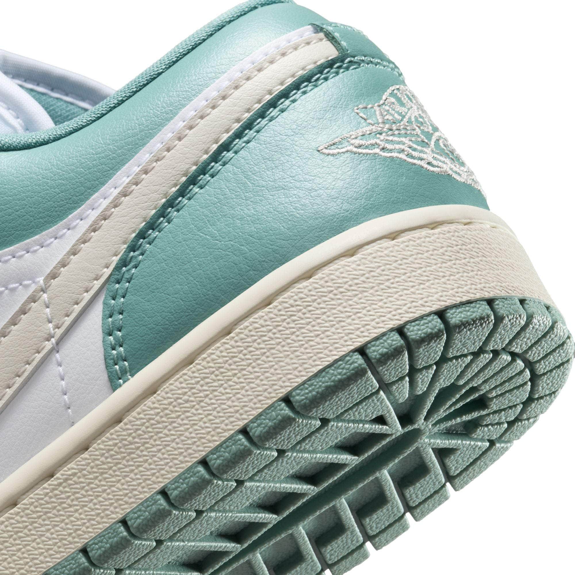 Air Jordan FOOTWEAR Air Jordan 1 Low - Women's