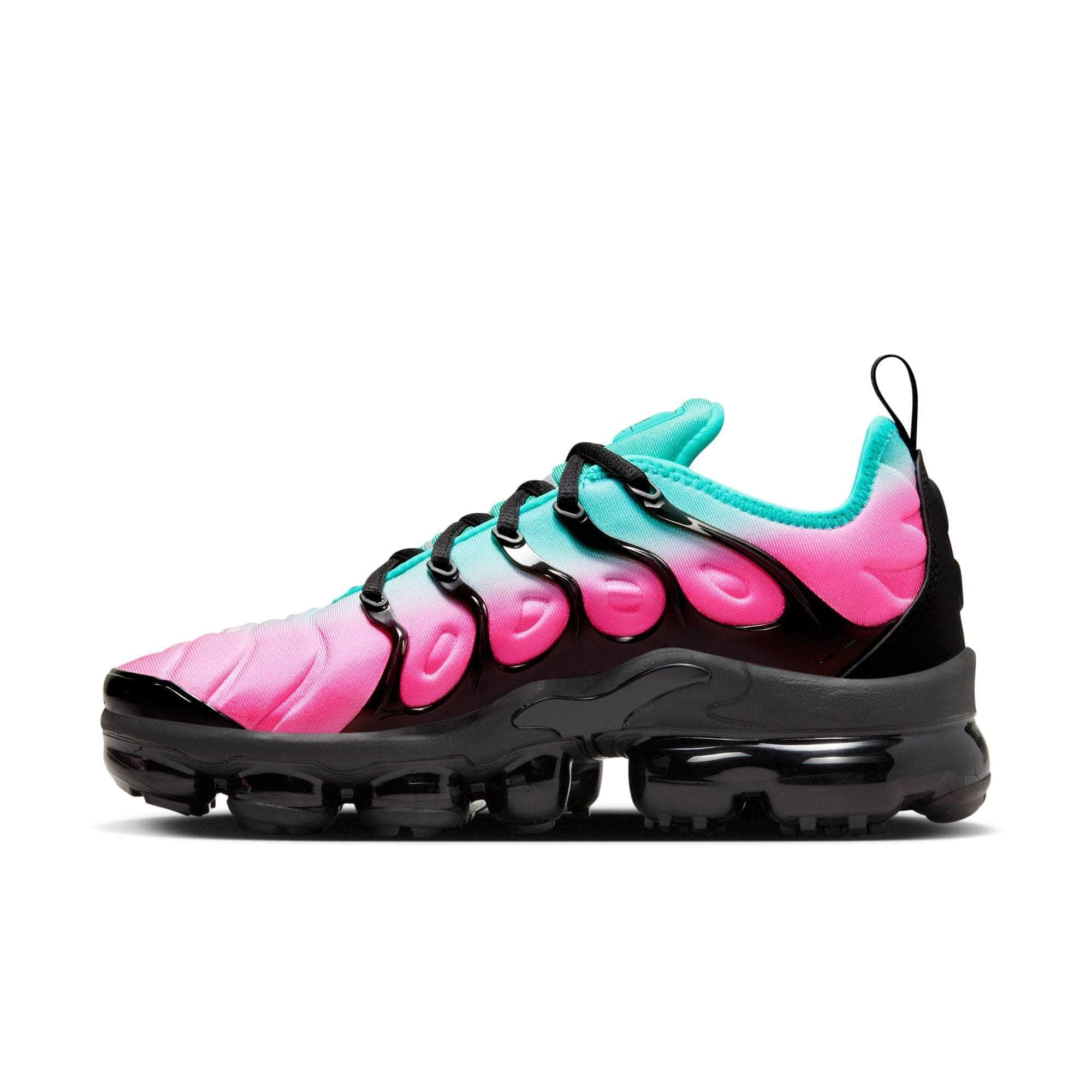 Womens black shop and pink vapormax