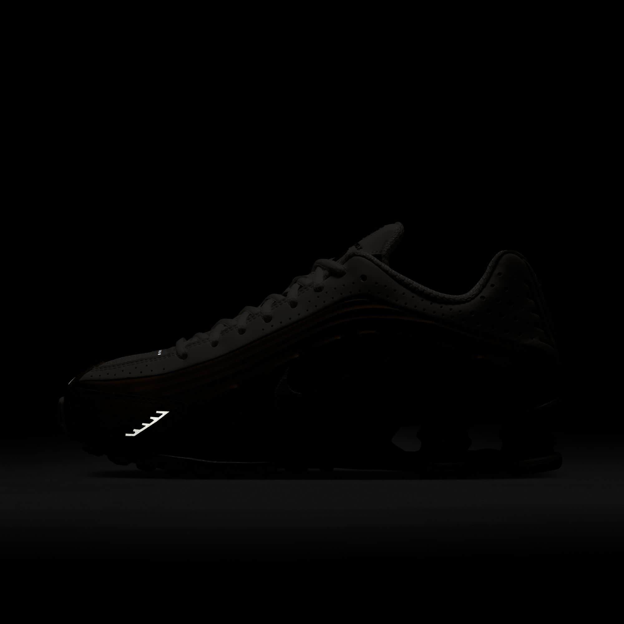 Nike FOOTWEAR Nike Shox R4 - Women's