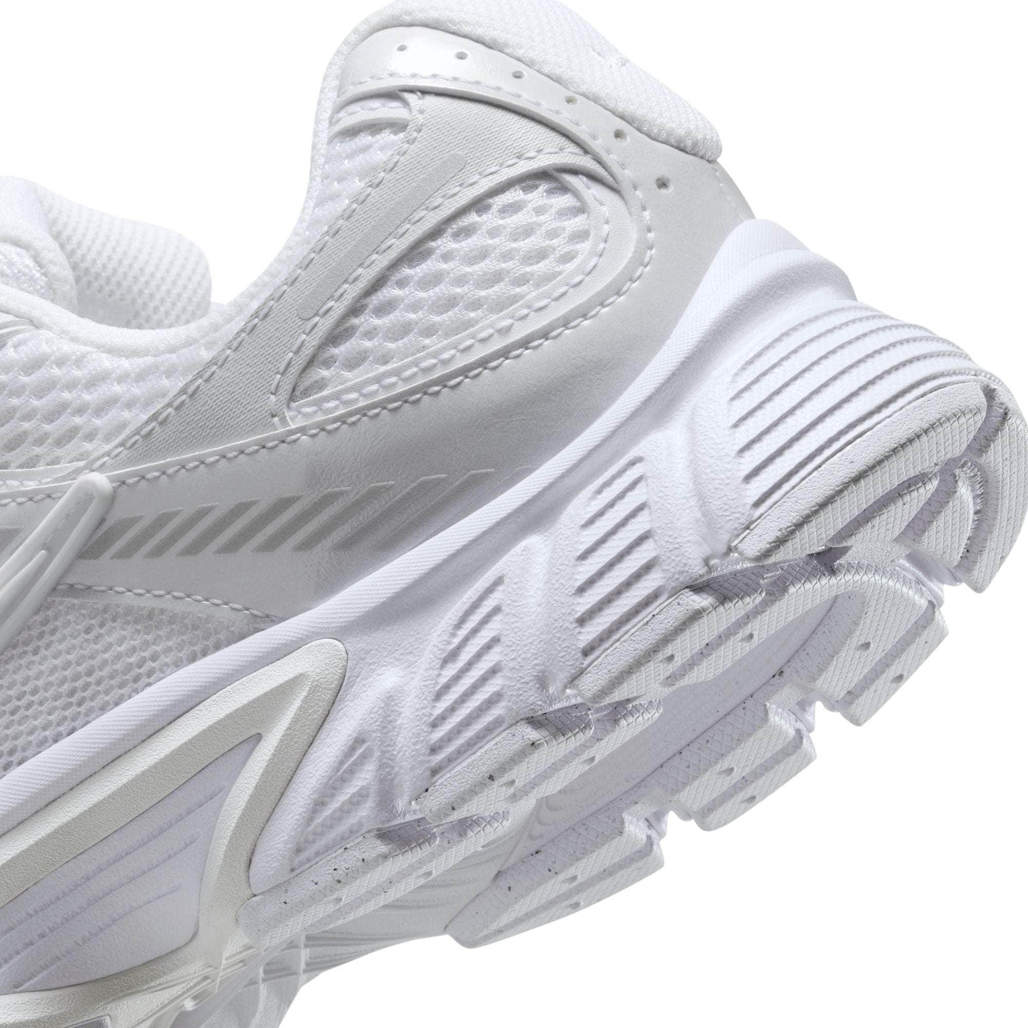 Nike FOOTWEAR Nike V5 RNR - Women's