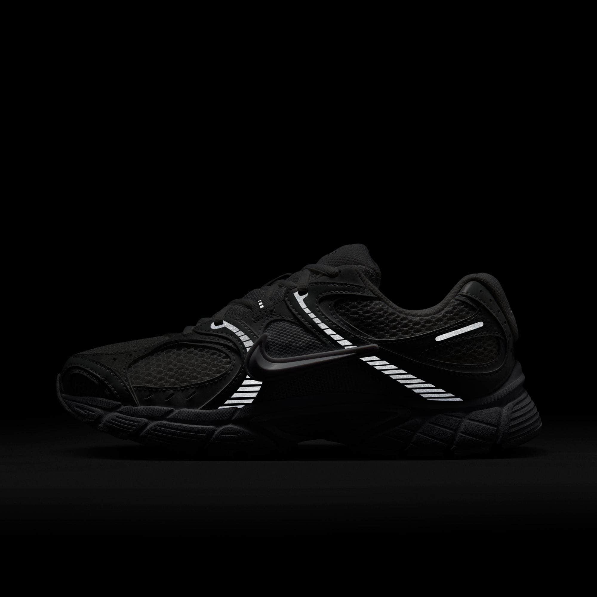 Nike FOOTWEAR Nike V5 RNR - Women's