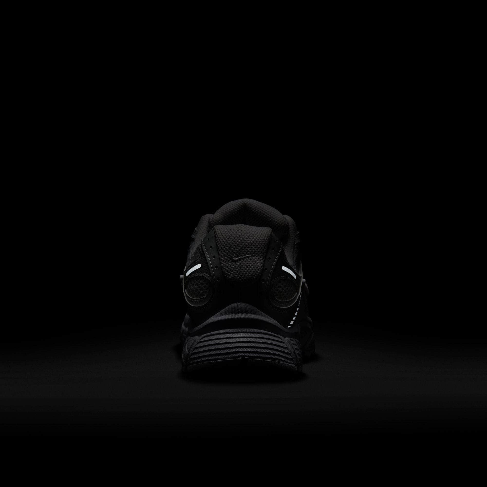 Nike FOOTWEAR Nike V5 RNR - Women's