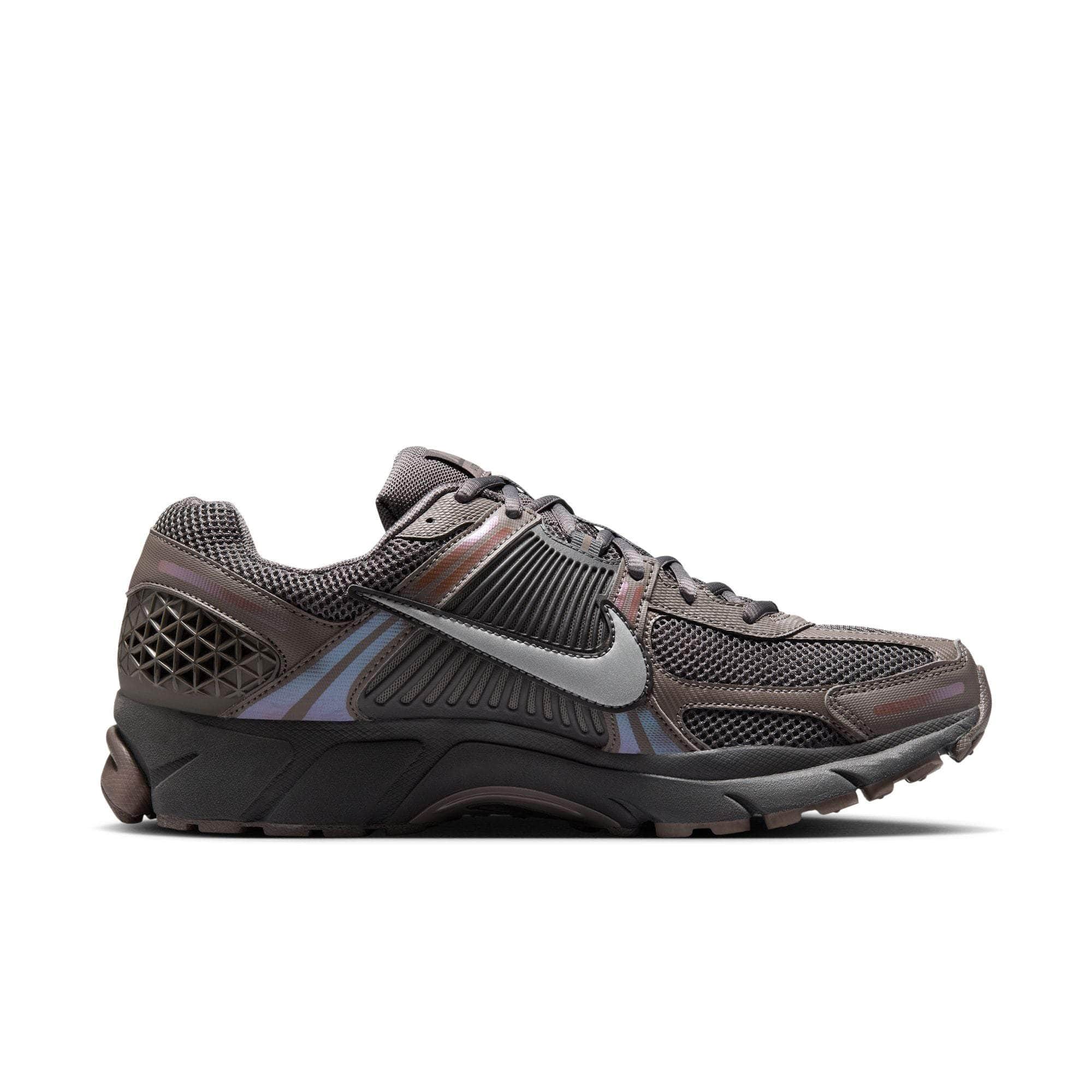 Nike FOOTWEAR Nike Zoom Vomero 5 "Cave Stone" - Men's