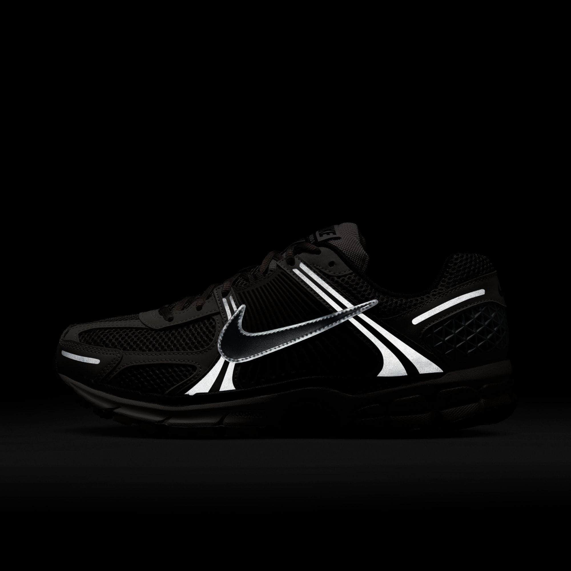 Nike FOOTWEAR Nike Zoom Vomero 5 - Men's