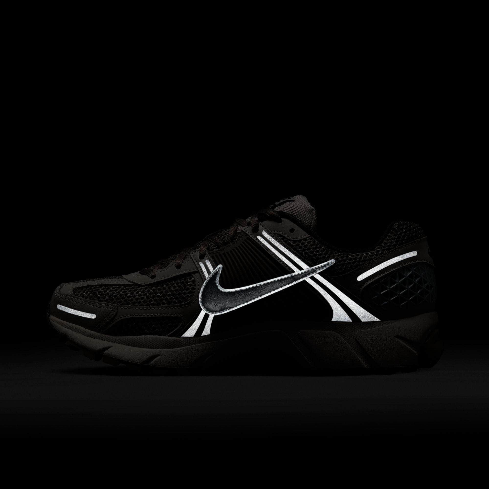 Nike FOOTWEAR Nike Zoom Vomero 5 - Men's