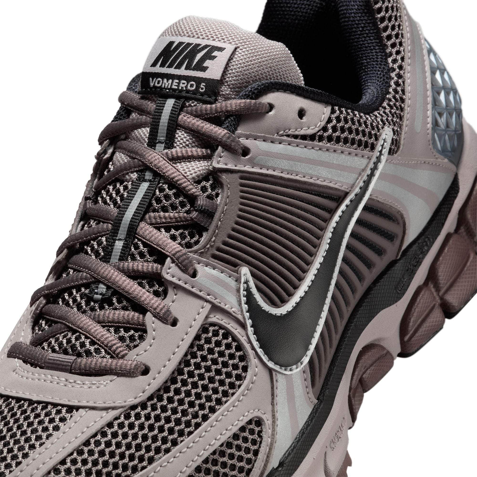 Nike FOOTWEAR Nike Zoom Vomero 5 - Men's