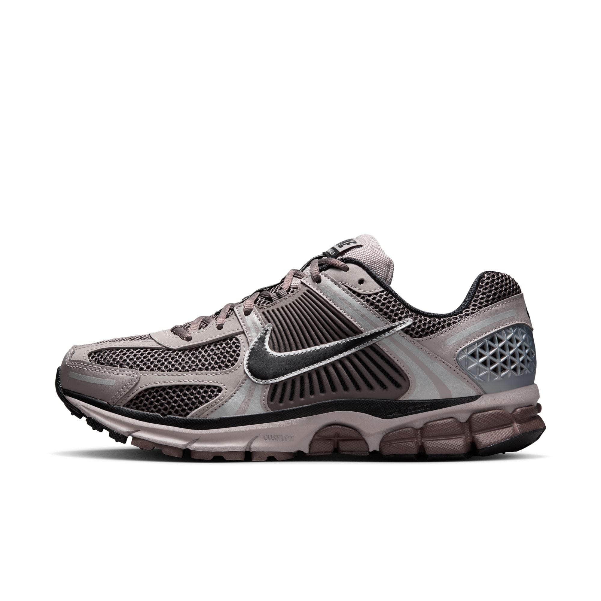 Nike FOOTWEAR Nike Zoom Vomero 5 - Men's