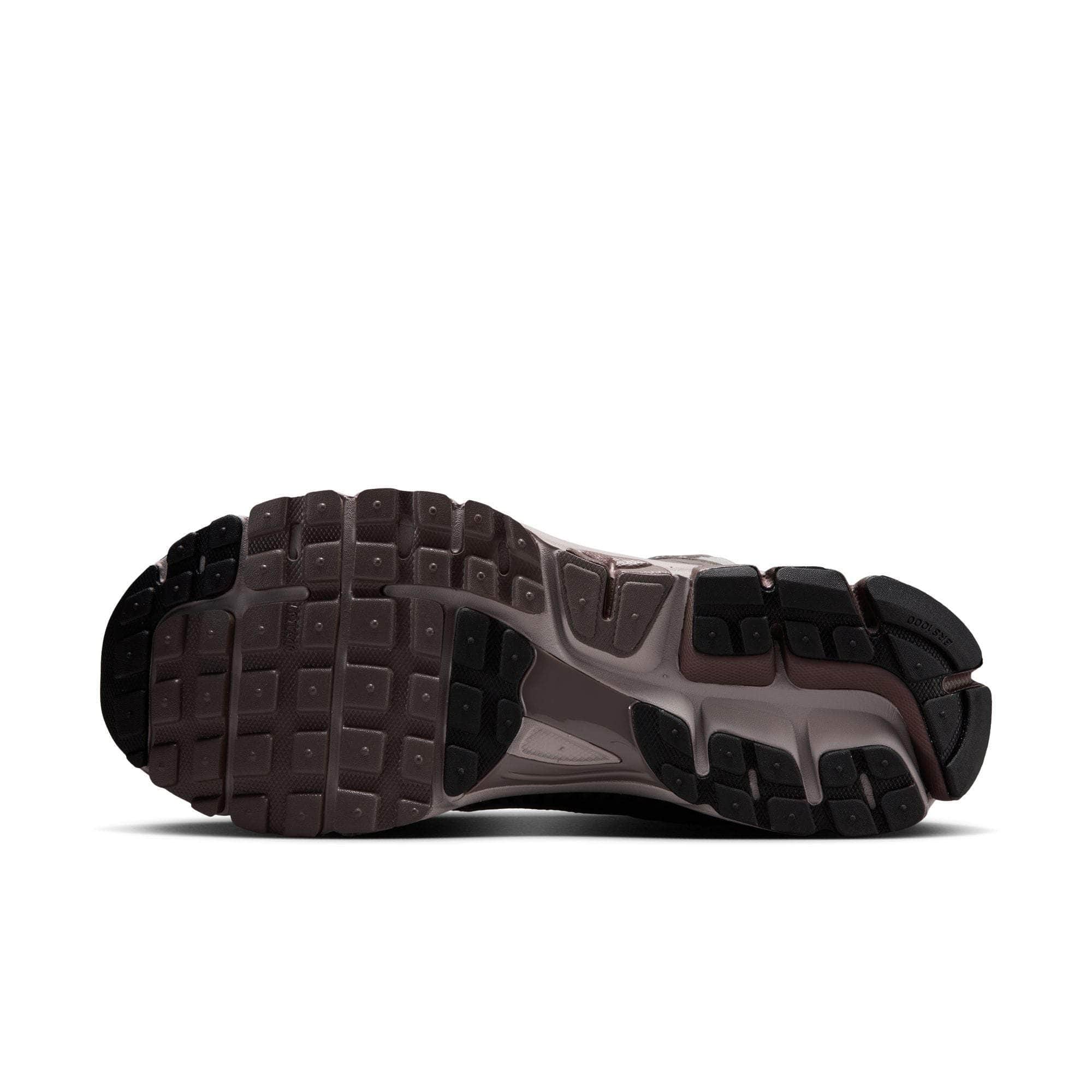 Nike FOOTWEAR Nike Zoom Vomero 5 - Men's