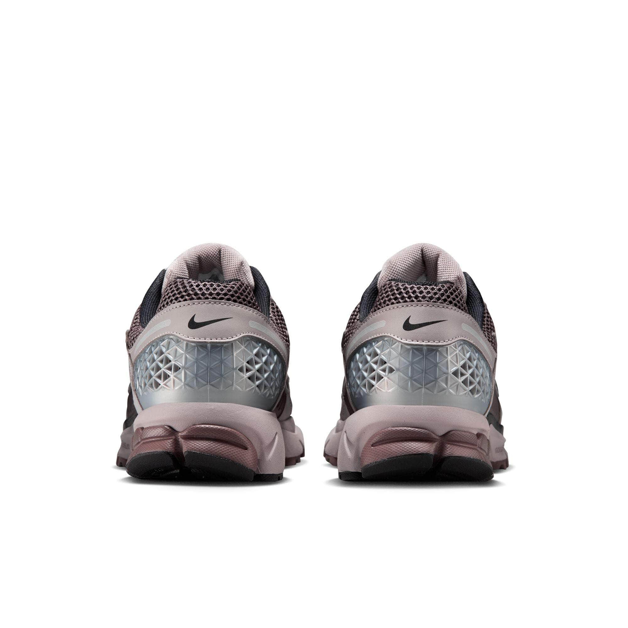 Nike FOOTWEAR Nike Zoom Vomero 5 - Men's