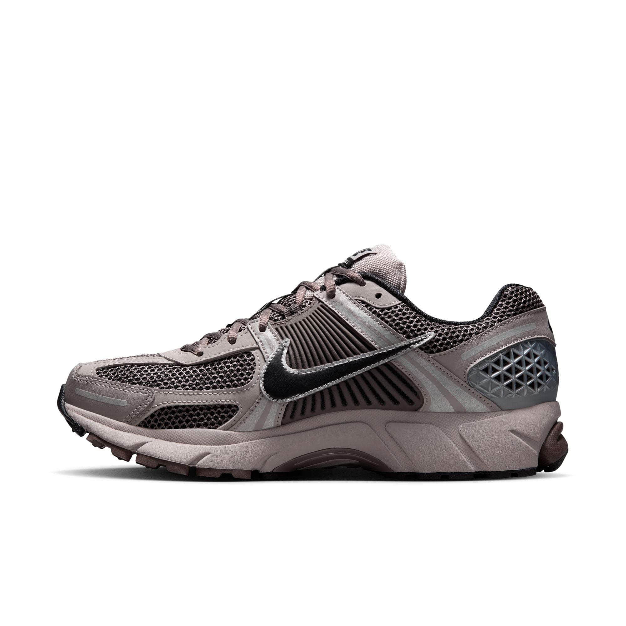 Nike FOOTWEAR Nike Zoom Vomero 5 - Men's