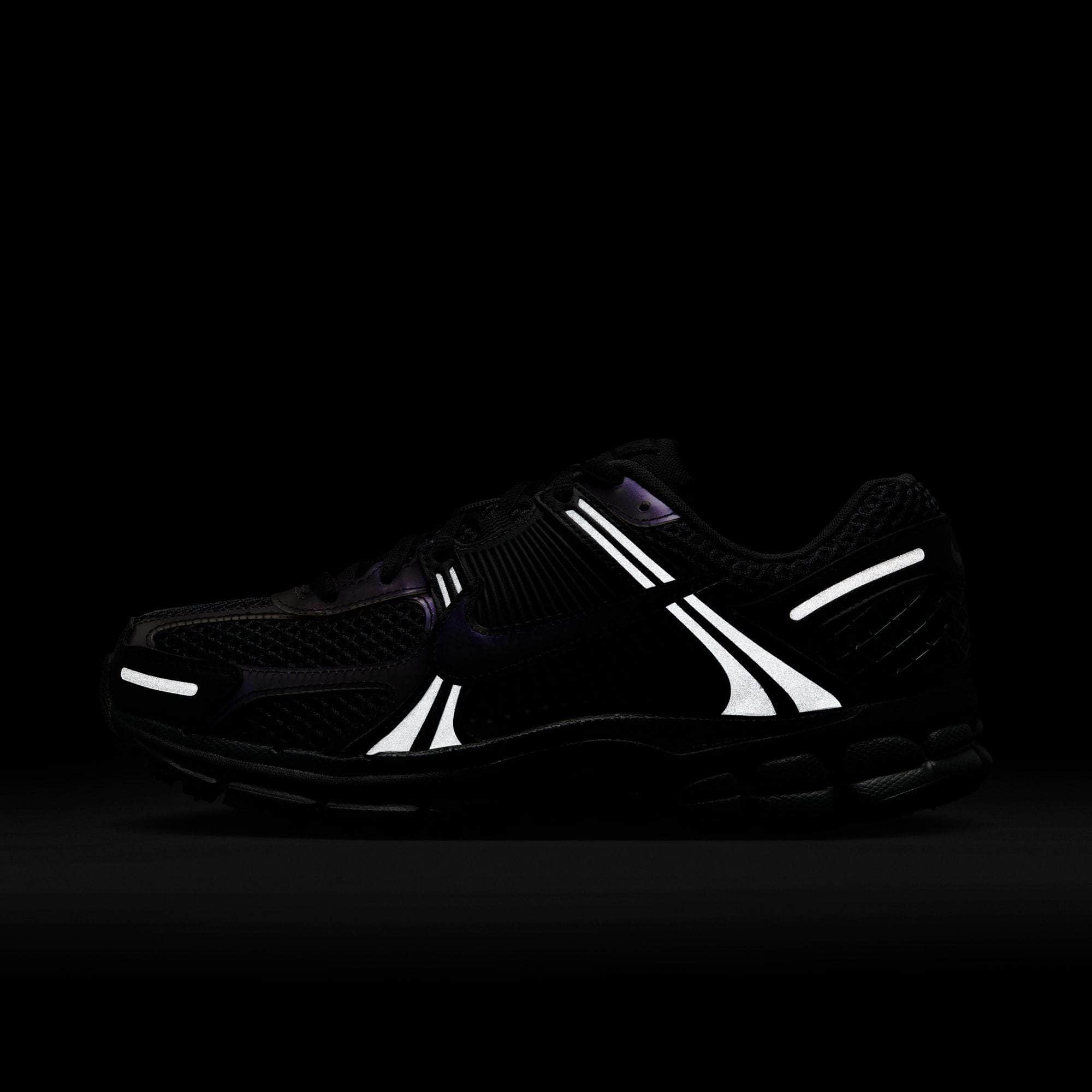 Nike FOOTWEAR Nike Zoom Vomero 5 SE - Women's