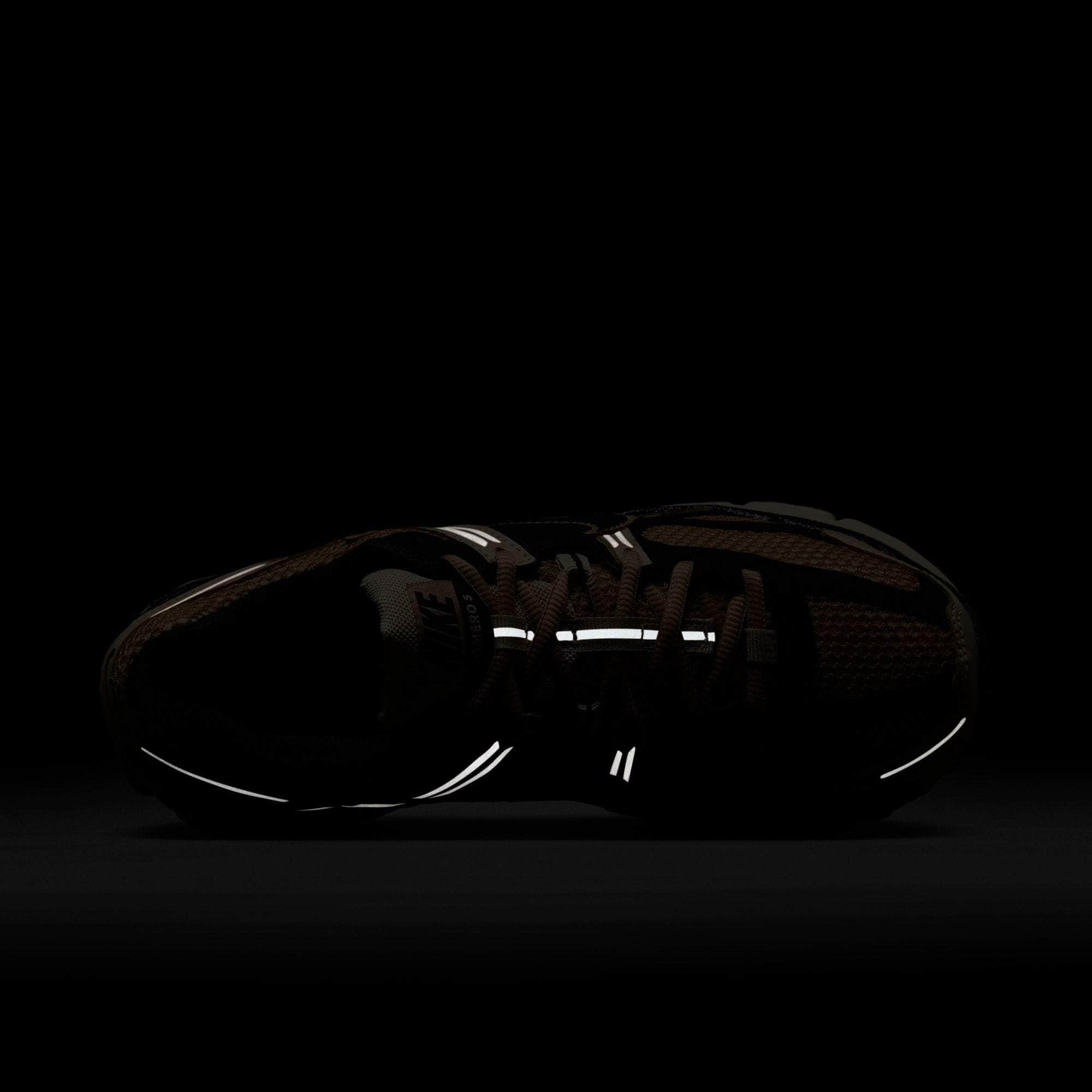 Nike FOOTWEAR Nike Zoom Vomero 5 - Women's