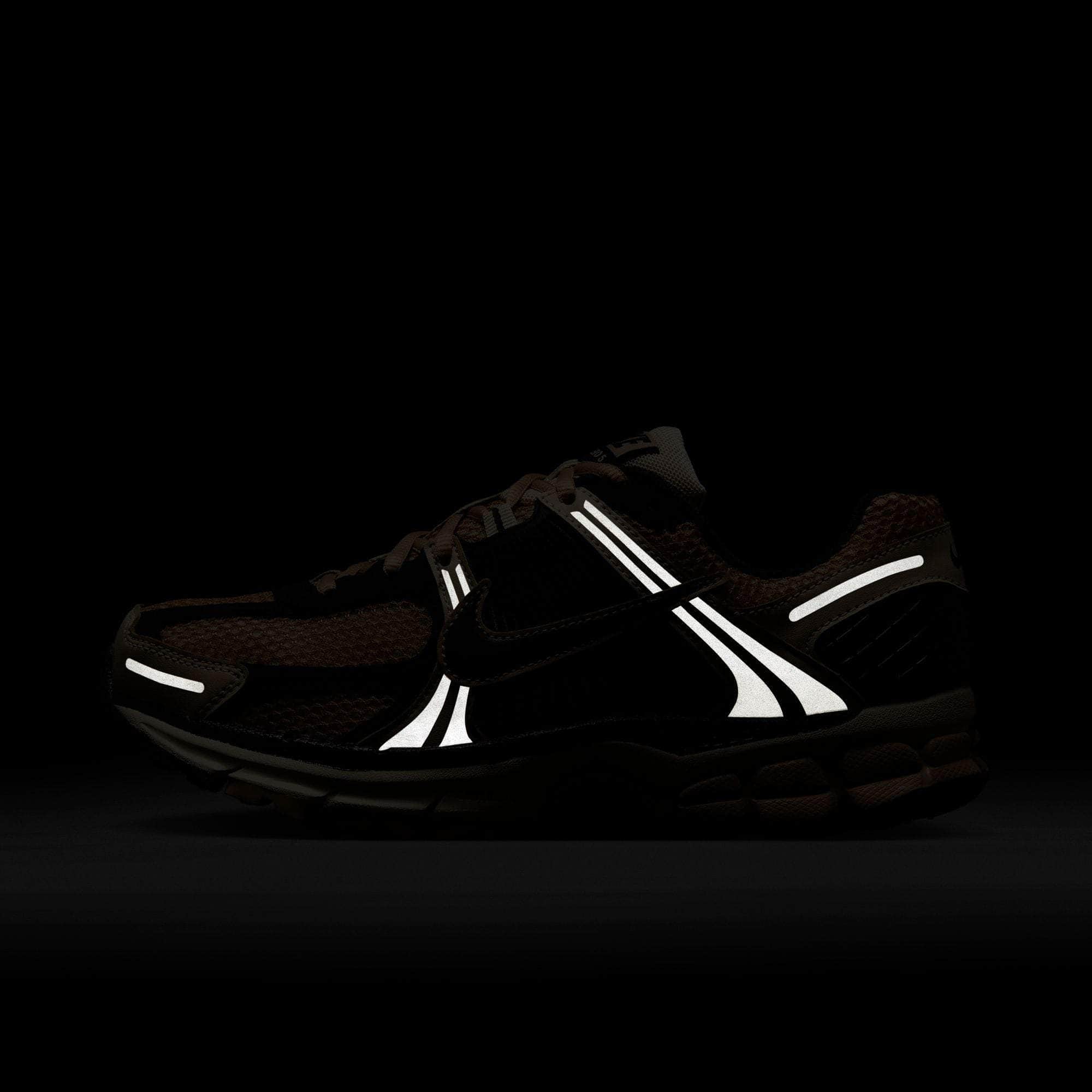 Nike FOOTWEAR Nike Zoom Vomero 5 - Women's