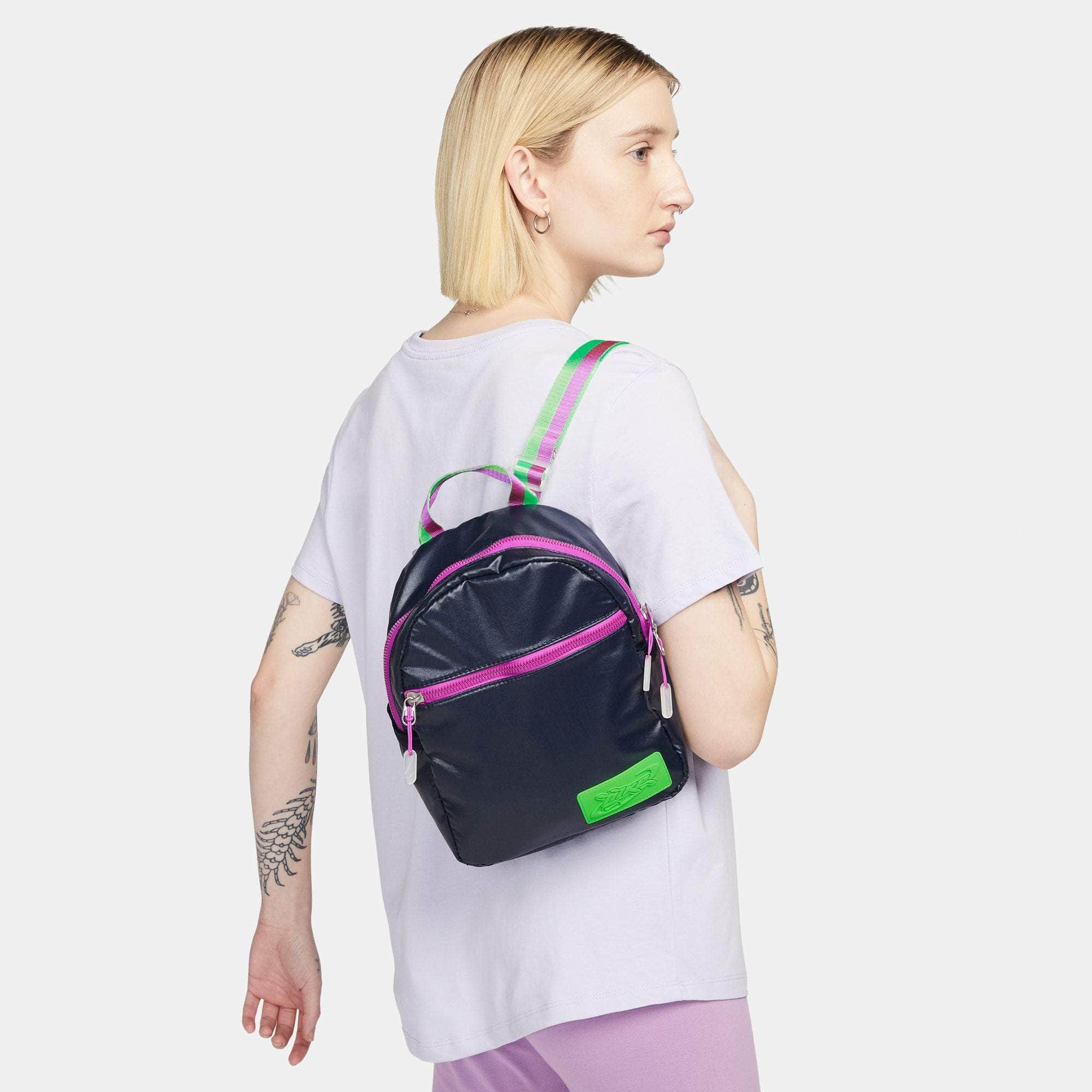 NIKE APPAREL OS / Black/Green Nike Sportswear Futura 365 Minimochila DZ6292-451-CLOTH.CLOTH.ACAC