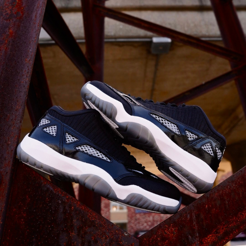 Jordan 11 low ie top space jam on feet
