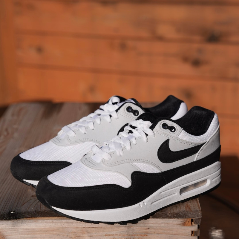 Nike air max 1 2025 black white