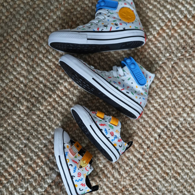Converse Chuck Taylor All Star 2 V Low & Easy On Doodles