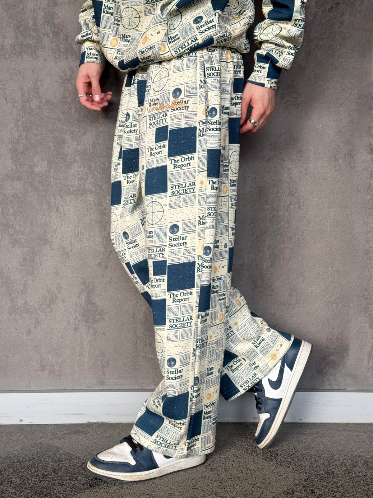 Inkwalkers Newspaper Co-ord Sweatpants - Cream/Navy