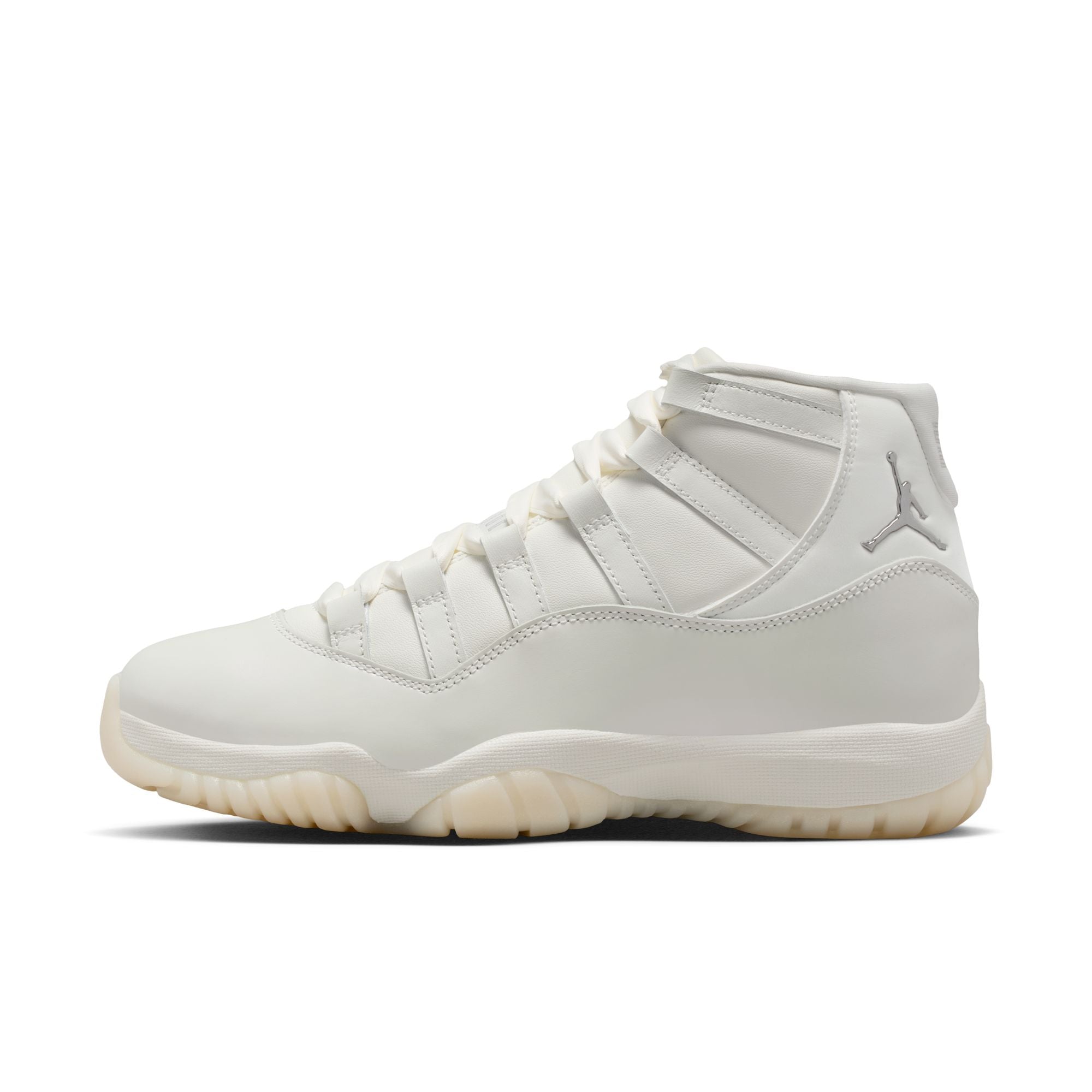 Air Jordan 11 Retro "Pearl" - Women's