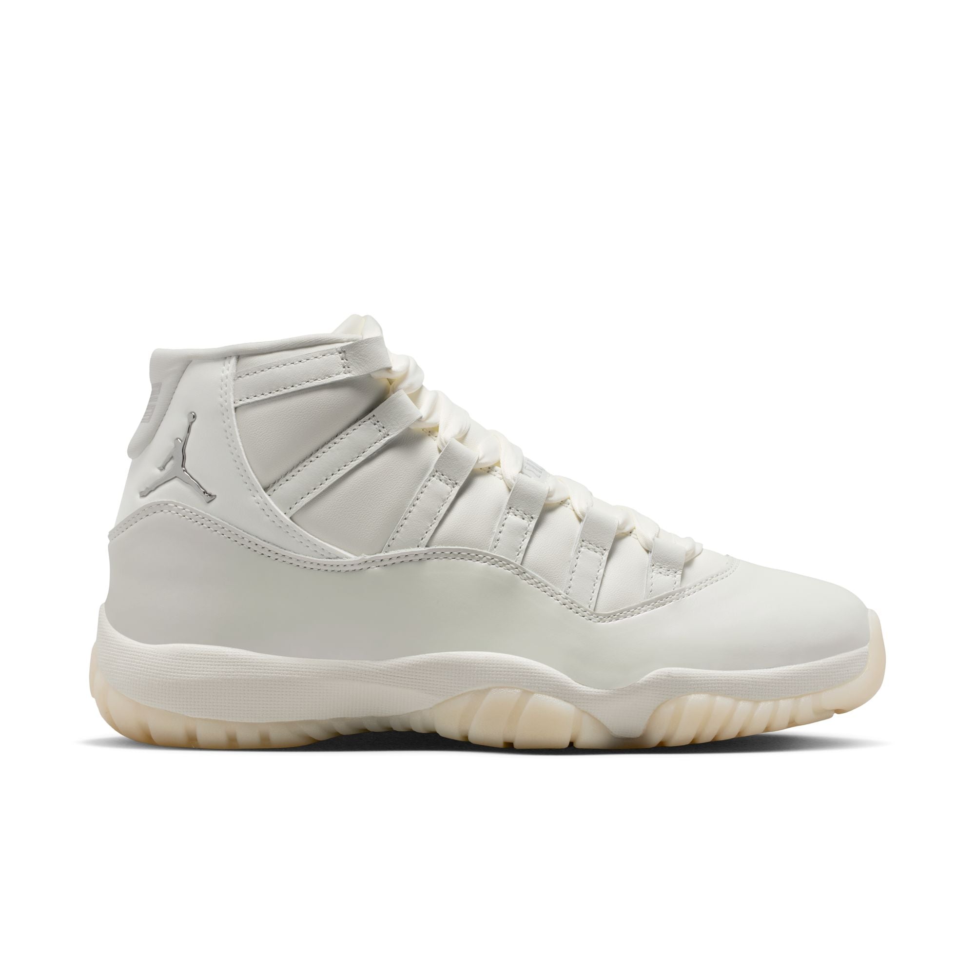 Air Jordan 11 Retro "Pearl" - Women's