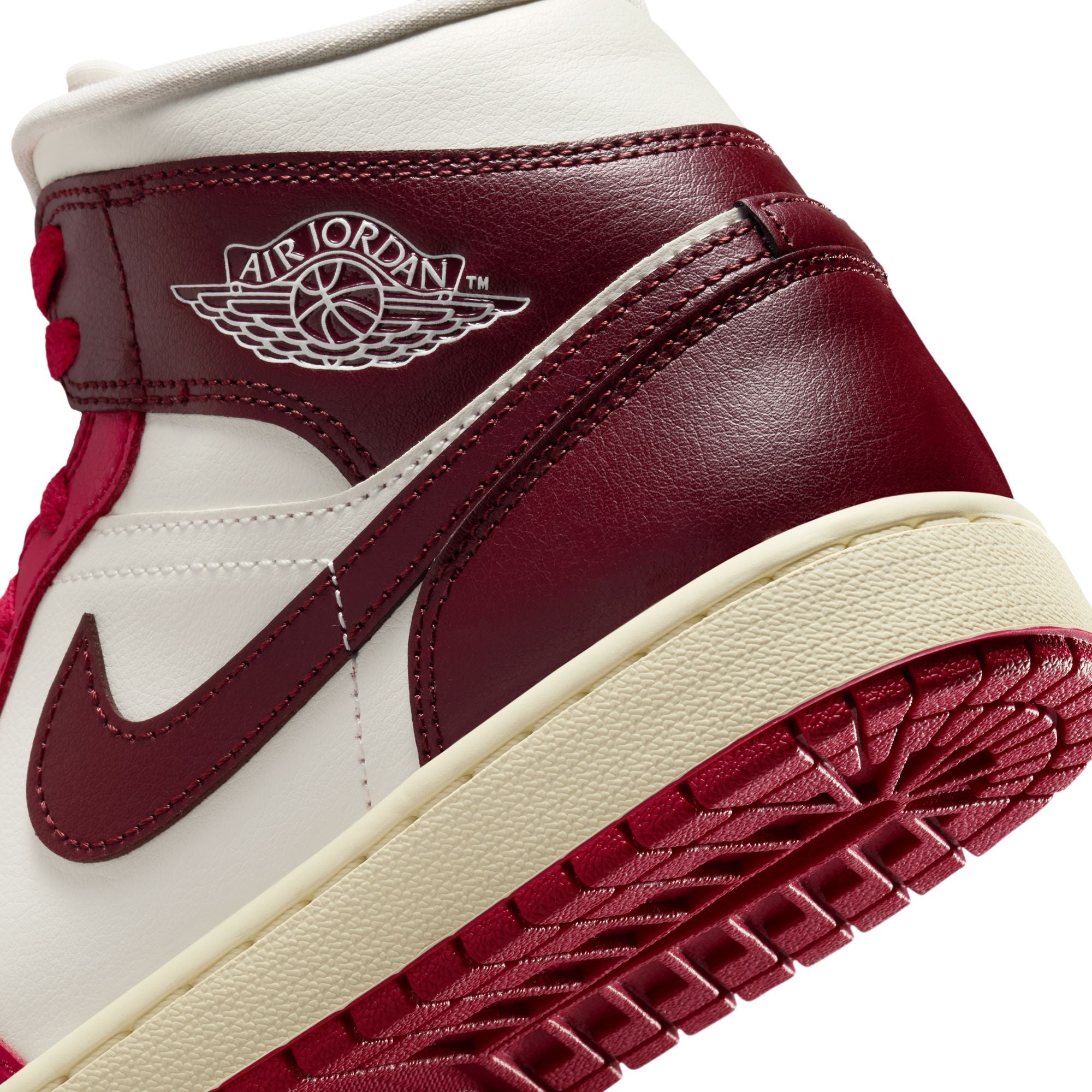 服/ファッション AIR JORDAN1MID セール】エア ジョーダン 1 MID メンズシューズ / Air Jordan 1 Mid