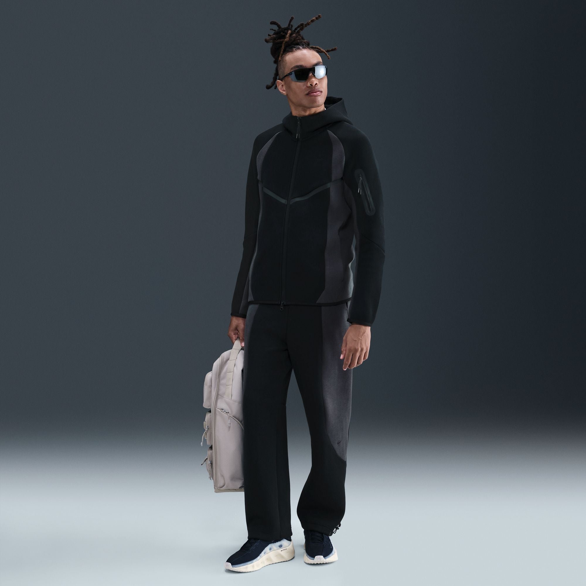 Nike Tech Color-Block Open-Hem Fleece Pants - Men's