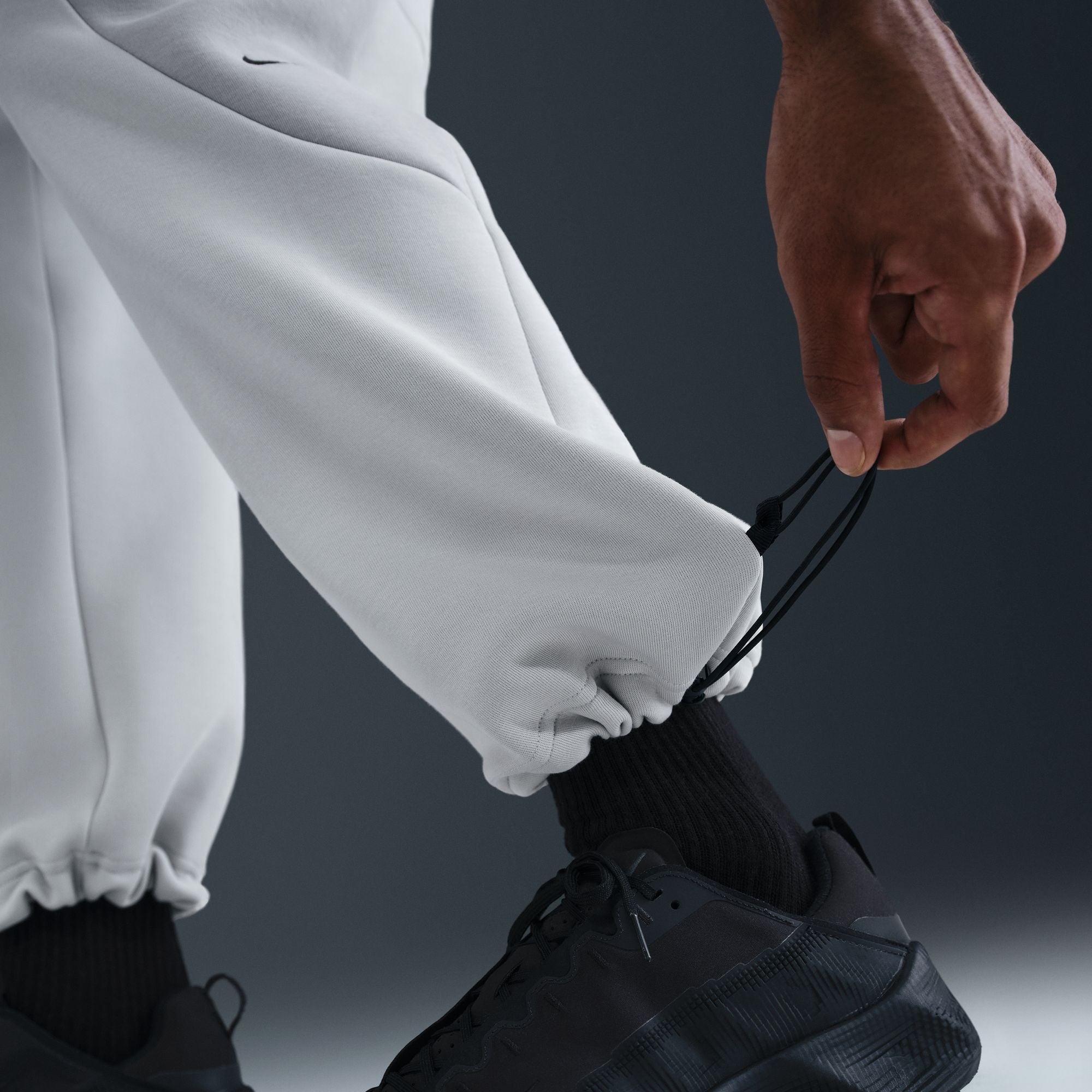 Nike Tech Color-Block Open-Hem Fleece Pants - Men's