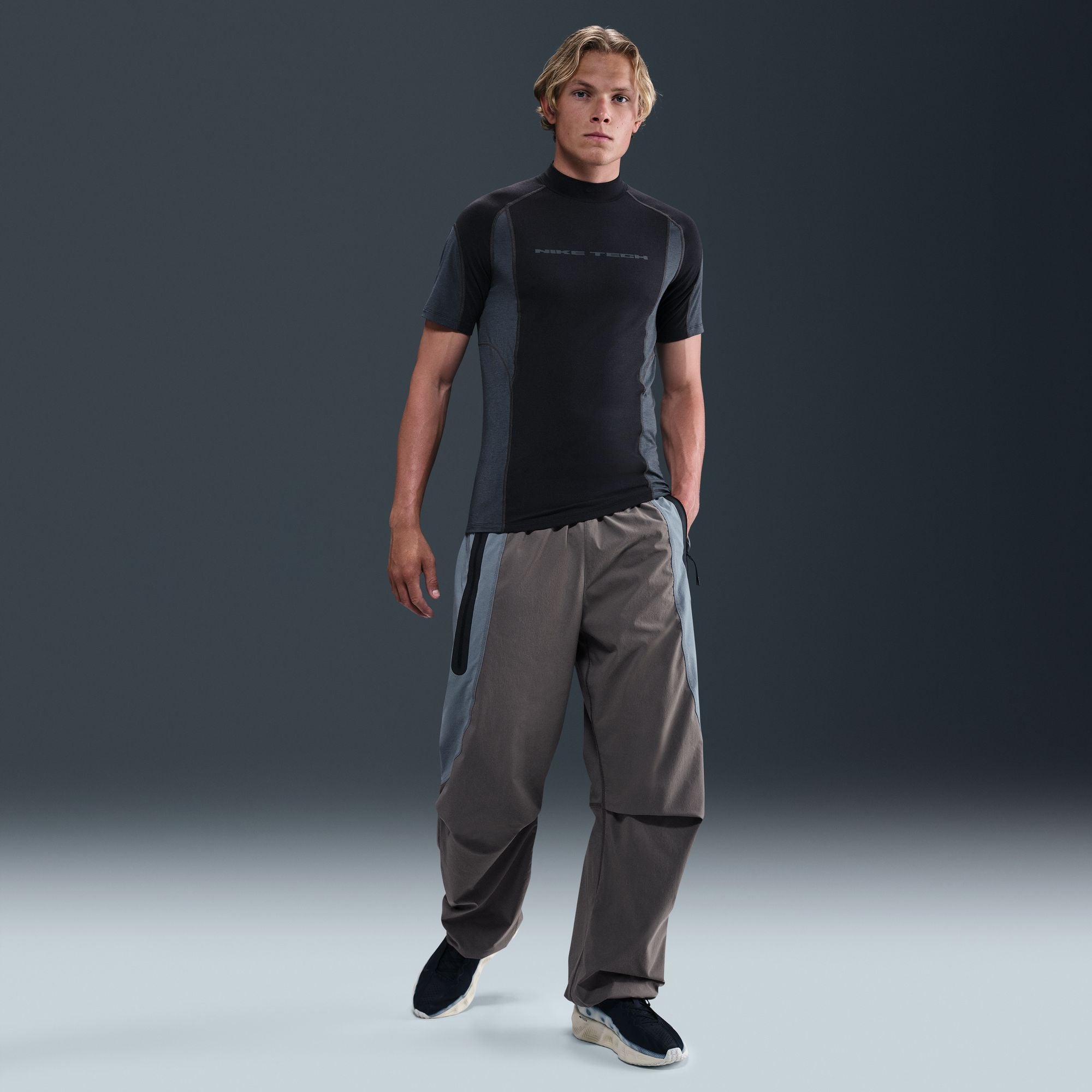 Nike Tech Men's Dri-FIT Woven Color-Block Oversized Pants