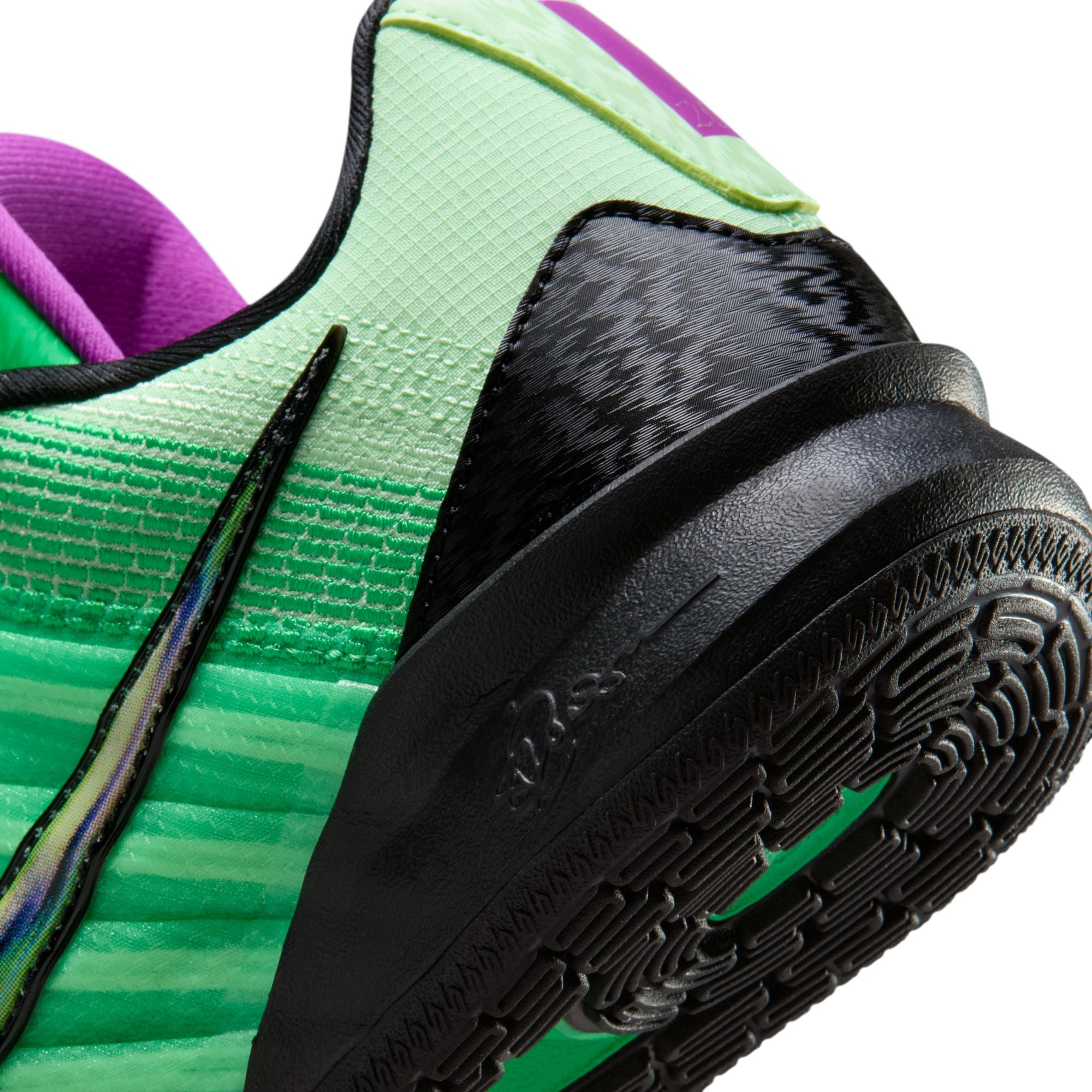 Nike Sabrina 3 