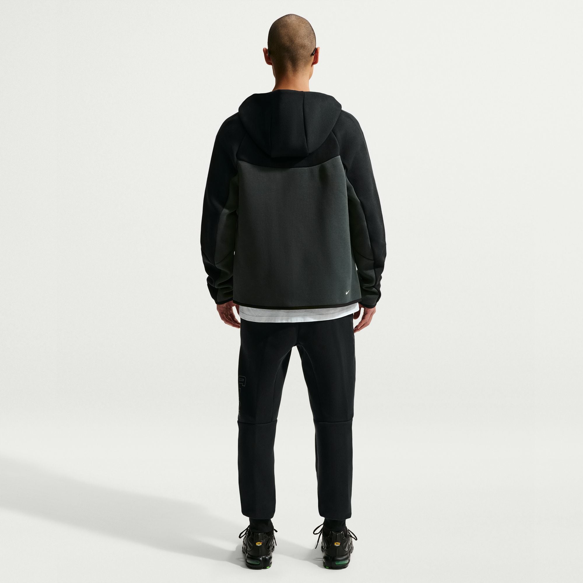 nike tech fleece windrunner schwarz f010
