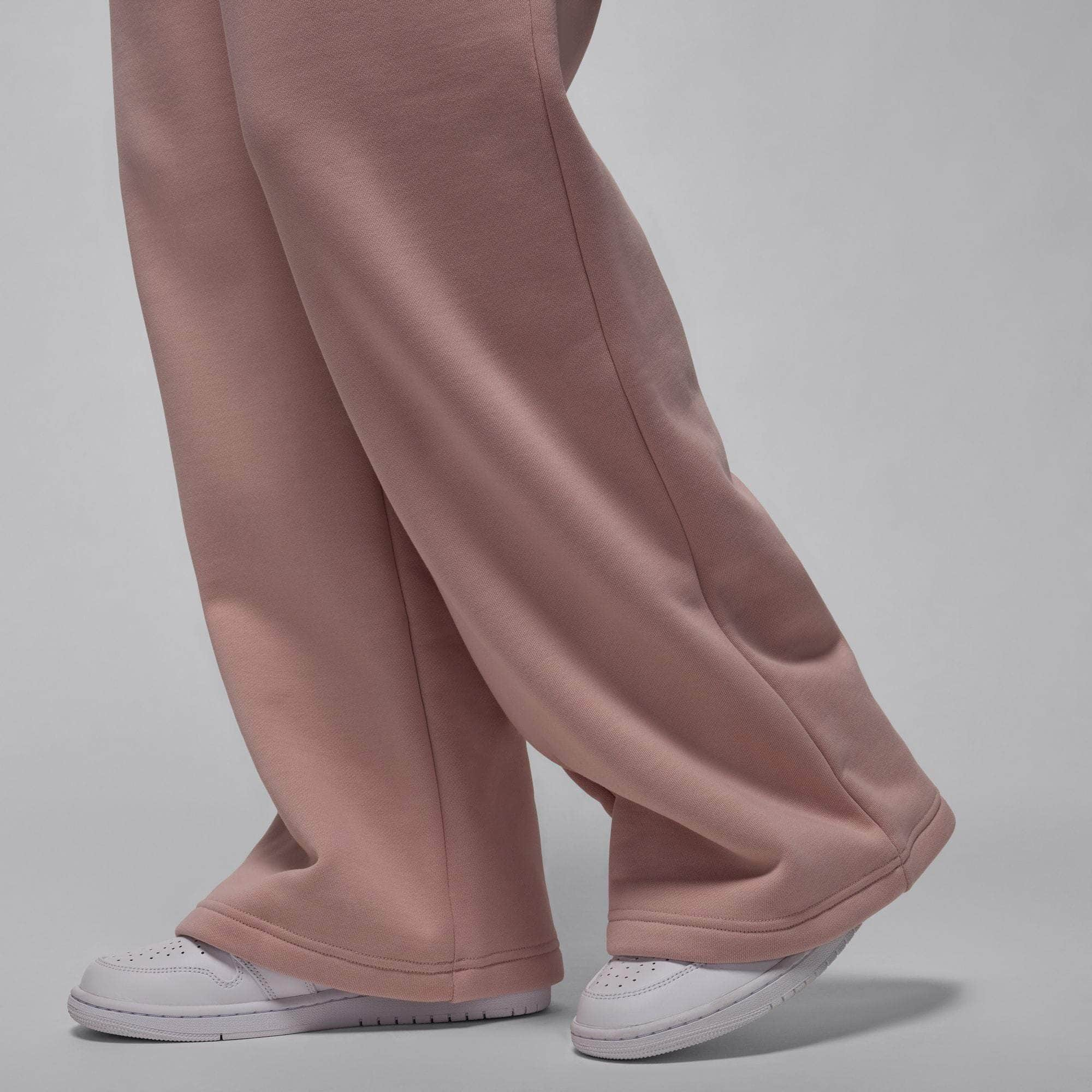 Air Jordan APPAREL Air Jordan Flight Fleece Open-Hem Pants - Women's